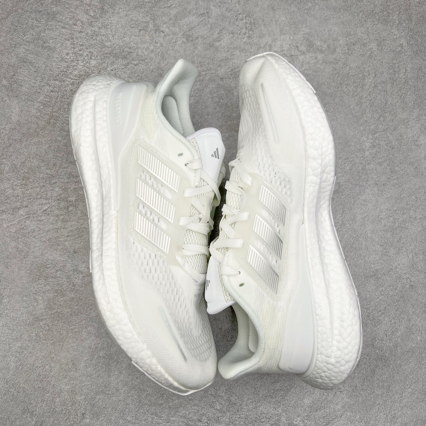 图片[3]-＃福利特价 AD PureBoost PB22 爆米花缓震跑步鞋 鞋面由可回收材料制成透气贴合 打造经典潮流风格 Boost中底提供良好缓冲性能 穿着舒适 橡胶外底搭配防滑鞋底底纹设计轻便舒适 防滑耐穿 尺码：36 36.5 37 38 38.5 39 40 40.5 41 42 42.5 43 44 44.5 45-选品中心