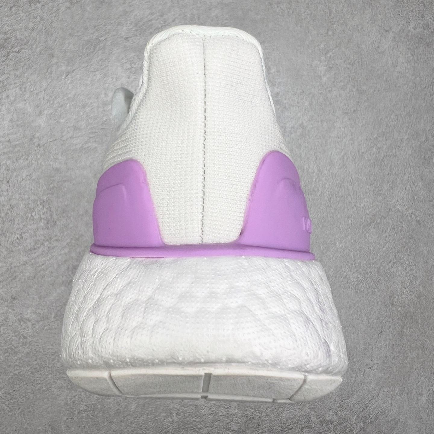 图片[8]-＃福利特价 AD PureBoost PB22 爆米花缓震跑步鞋 鞋面由可回收材料制成透气贴合 打造经典潮流风格 Boost中底提供良好缓冲性能 穿着舒适 橡胶外底搭配防滑鞋底底纹设计轻便舒适 防滑耐穿 尺码：36 36.5 37 38 38.5 39 40 40.5 41 42 42.5 43 44 44.5 45-选品中心