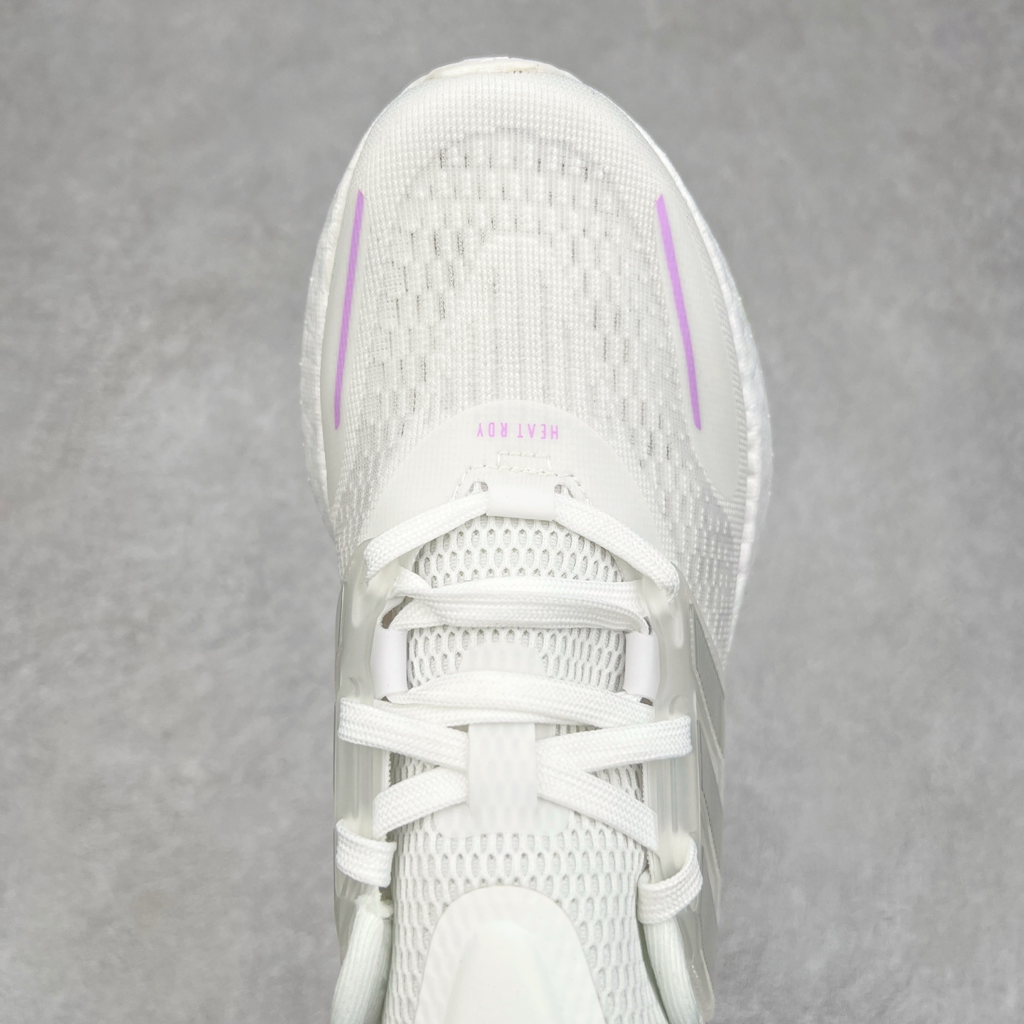 图片[4]-＃福利特价 AD PureBoost PB22 爆米花缓震跑步鞋 鞋面由可回收材料制成透气贴合 打造经典潮流风格 Boost中底提供良好缓冲性能 穿着舒适 橡胶外底搭配防滑鞋底底纹设计轻便舒适 防滑耐穿 尺码：36 36.5 37 38 38.5 39 40 40.5 41 42 42.5 43 44 44.5 45-选品中心