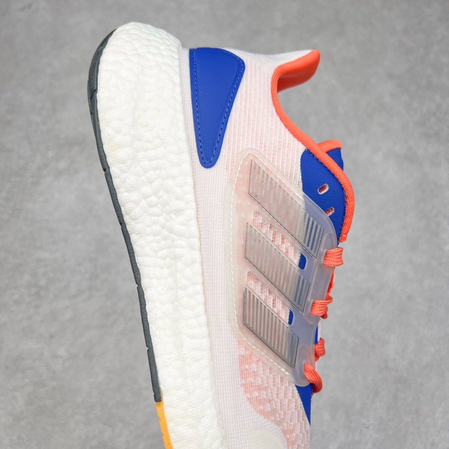 图片[6]-＃福利特价 AD PureBoost PB22 爆米花缓震跑步鞋 鞋面由可回收材料制成透气贴合 打造经典潮流风格 Boost中底提供良好缓冲性能 穿着舒适 橡胶外底搭配防滑鞋底底纹设计轻便舒适 防滑耐穿 尺码：36 36.5 37 38 38.5 39 40 40.5 41 42 42.5 43 44 44.5 45-选品中心