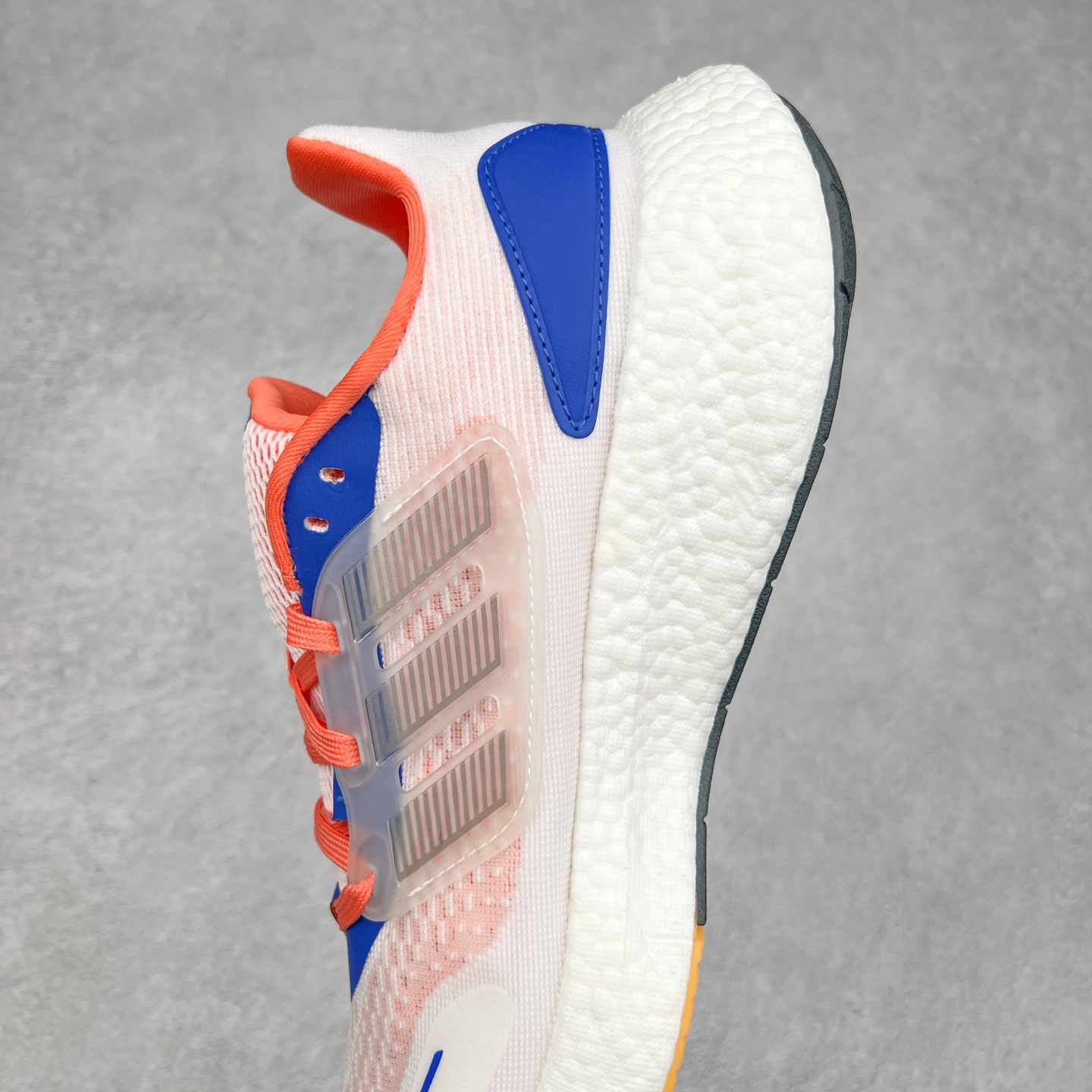 图片[7]-＃福利特价 AD PureBoost PB22 爆米花缓震跑步鞋 鞋面由可回收材料制成透气贴合 打造经典潮流风格 Boost中底提供良好缓冲性能 穿着舒适 橡胶外底搭配防滑鞋底底纹设计轻便舒适 防滑耐穿 尺码：36 36.5 37 38 38.5 39 40 40.5 41 42 42.5 43 44 44.5 45-选品中心