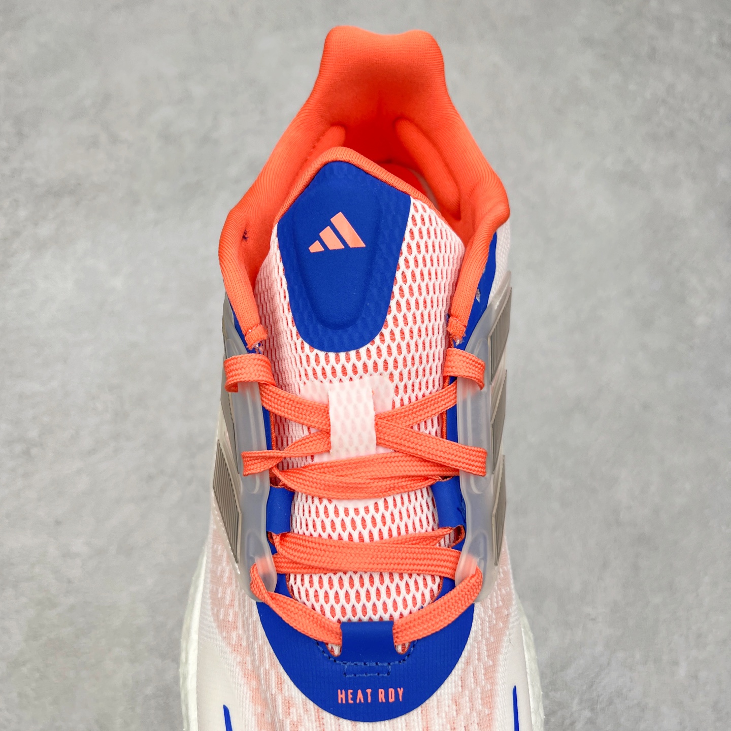 图片[5]-＃福利特价 AD PureBoost PB22 爆米花缓震跑步鞋 鞋面由可回收材料制成透气贴合 打造经典潮流风格 Boost中底提供良好缓冲性能 穿着舒适 橡胶外底搭配防滑鞋底底纹设计轻便舒适 防滑耐穿 尺码：36 36.5 37 38 38.5 39 40 40.5 41 42 42.5 43 44 44.5 45-选品中心