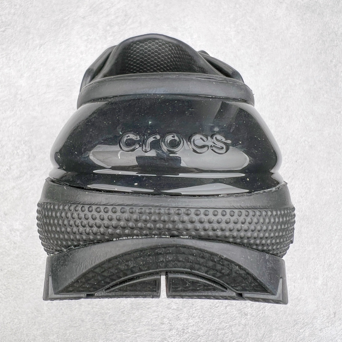 图片[8]-＃DG莞产 Crocs Classic Clog 卡骆驰光轮休闲沙滩洞洞鞋拖鞋凉鞋 透明防水袋包装 注意配件需单独购买 超轻Croslite专利材料打造 鞋面更加耐用易清洗 该鞋款轻盈舒适 2002年 经典克骆格诞生 秉承外形简单 穿着舒适的初衷 不断为消费者带来舒适的穿着体验 穿出“趣”味 鞋面洞洞可搭彰显个性的智必星 一鞋两穿 可调节式后跟带增添鞋身的稳固性能 放前面变成愜意舒适的凉拖 放后面行走跑跳更加稳妥 Croslite ™材料 封闭式细胞树脂 能够在体温作用下自动变形以适应脚部形状 涉水性优秀的同时易于清洁 抓地力强 不易打滑 Crocs的核心理念：轻便 灵活 全方位的舒适感 同步官方尺码：M4（36-37） M5（37-38）M6（38-39）M7（39-40）-选品中心