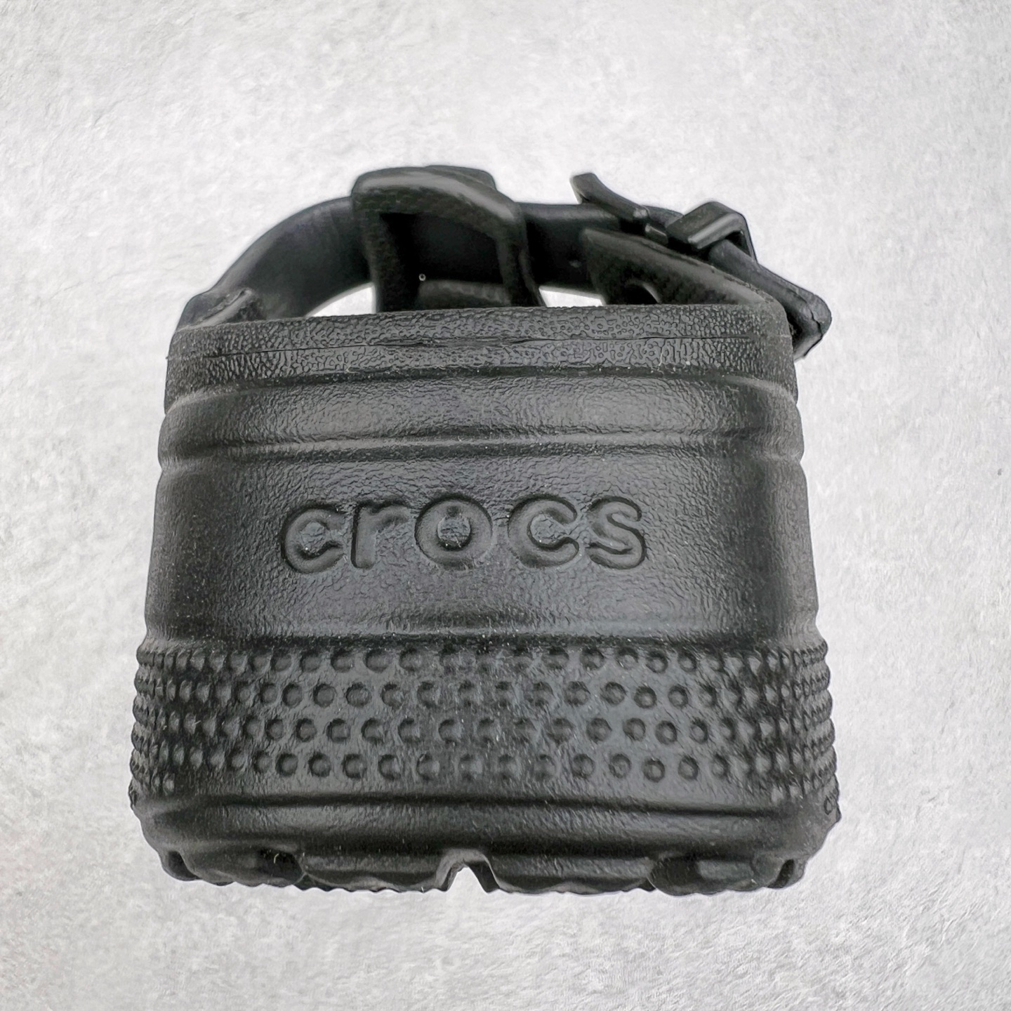 图片[8]-＃DG莞产 Crocs Classic Clog 卡骆驰经典简约休闲沙滩洞洞拖鞋凉鞋 玛丽珍款 透明防水袋包装 注意配件需单独购买 超轻Croslite专利材料打造 鞋面更加耐用易清洗 该鞋款轻盈舒适 2002年 经典克骆格诞生 秉承外形简单 穿着舒适的初衷 不断为消费者带来舒适的穿着体验 穿出“趣”味 鞋面洞洞可搭彰显个性的智必星 一鞋两穿 可调节式后跟带增添鞋身的稳固性能 放前面变成愜意舒适的凉拖 放后面行走跑跳更加稳妥 Croslite ™材料 封闭式细胞树脂 能够在体温作用下自动变形以适应脚部形状 涉水性优秀的同时易于清洁 抓地力强 不易打滑 Crocs的核心理念：轻便 灵活 全方位的舒适感 同步官方尺码：M4（36-37） M5（37-38）M6（38-39）M7（39-40）M8（41-42）M9（42-43）M10（43-44）M11（45-46）-选品中心