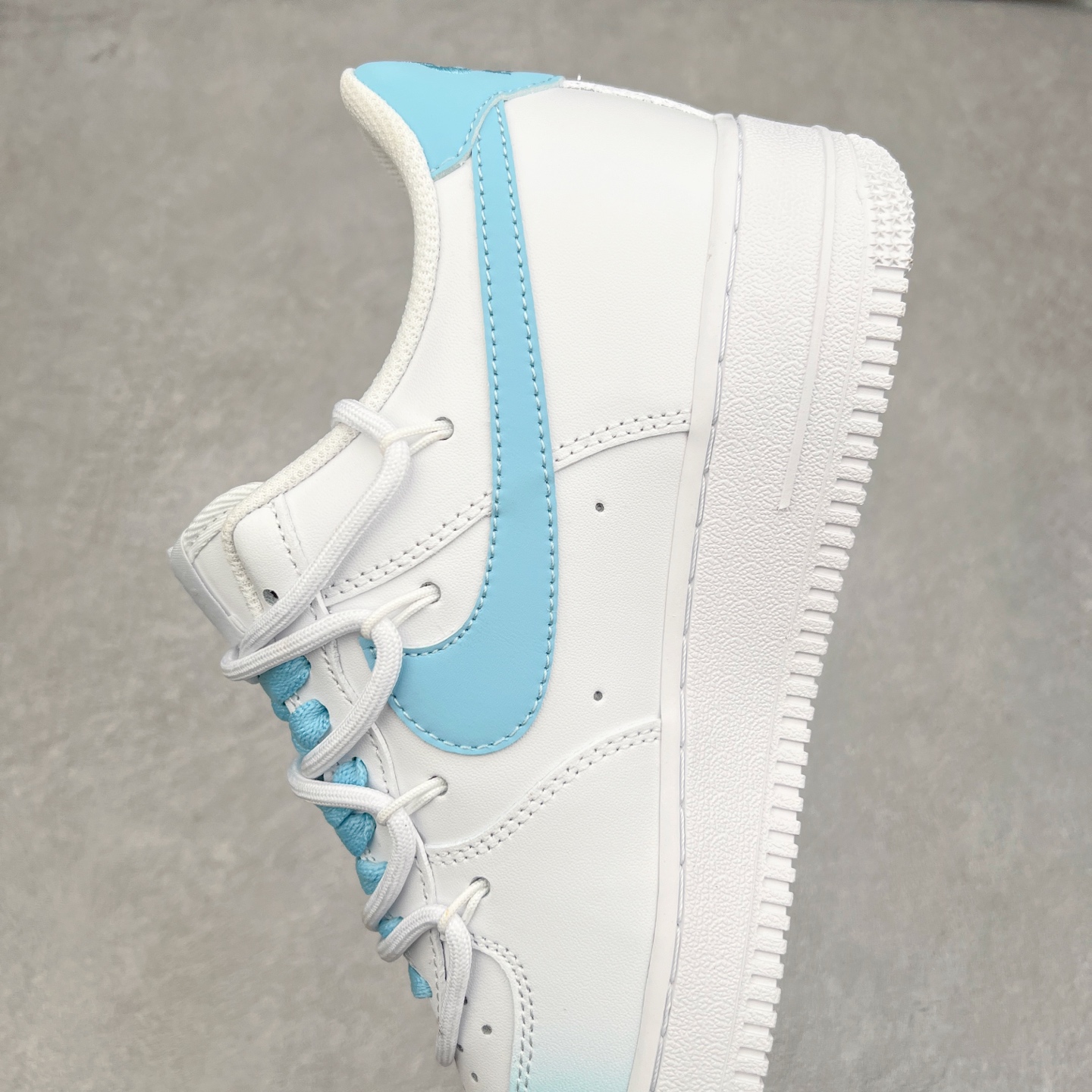 图片[7]-NK Air Force 1´07 Low 空军一号低帮百搭休闲运动板鞋 CQ2288-801 柔软、弹性十足的缓震性能和出色的中底设计 横跨复古与现代的外型结合 造就出风靡全球 三十多年的Force 1 直到今天还深受青睐 实拍调校N版已经零色差零失真 百分百还原实物色彩所见即所得 不存在货不对板色差等低级问题 选购参考实物拍摄 不混卖不参货 只用心做好货严格选品 承诺混一赔十 尺码：36 36.5 37.5 38 38.5 39 40 40.5 41 42 42.5 43 44 44.5 45-选品中心