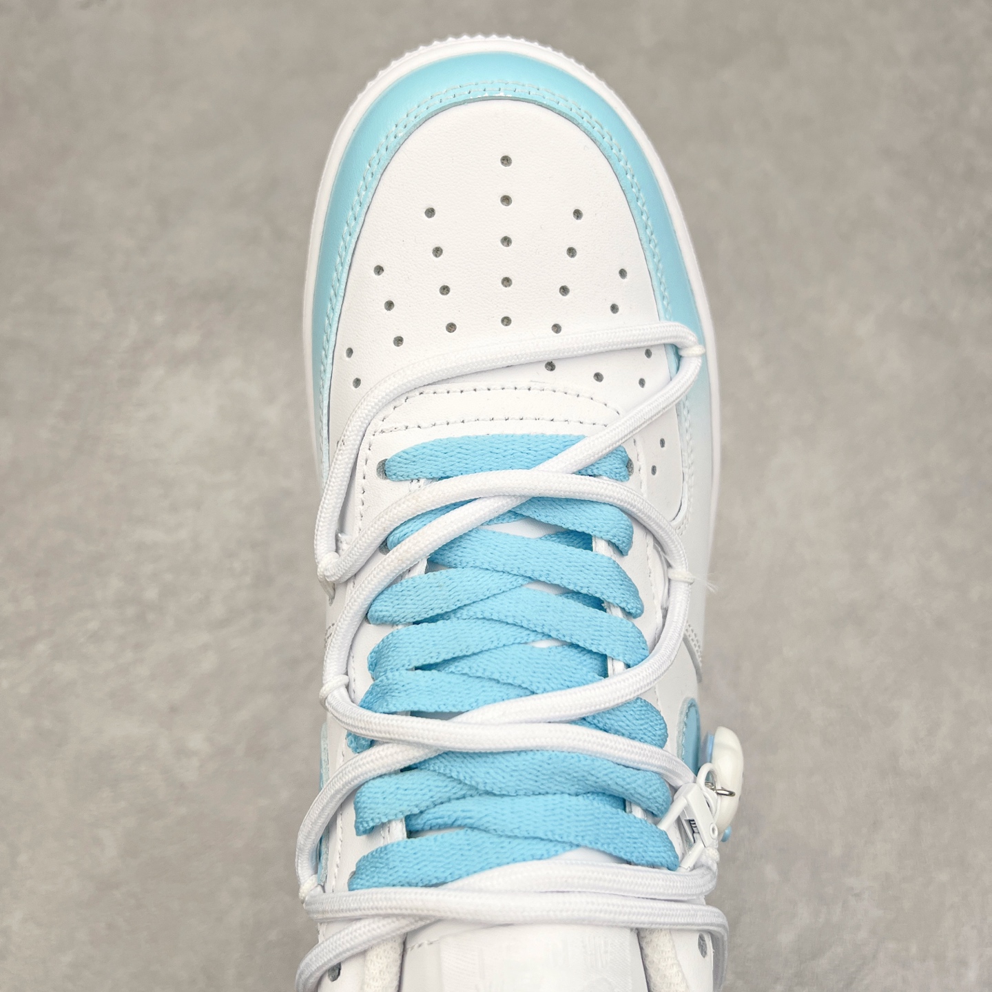 图片[4]-NK Air Force 1´07 Low 空军一号低帮百搭休闲运动板鞋 CQ2288-801 柔软、弹性十足的缓震性能和出色的中底设计 横跨复古与现代的外型结合 造就出风靡全球 三十多年的Force 1 直到今天还深受青睐 实拍调校N版已经零色差零失真 百分百还原实物色彩所见即所得 不存在货不对板色差等低级问题 选购参考实物拍摄 不混卖不参货 只用心做好货严格选品 承诺混一赔十 尺码：36 36.5 37.5 38 38.5 39 40 40.5 41 42 42.5 43 44 44.5 45-选品中心