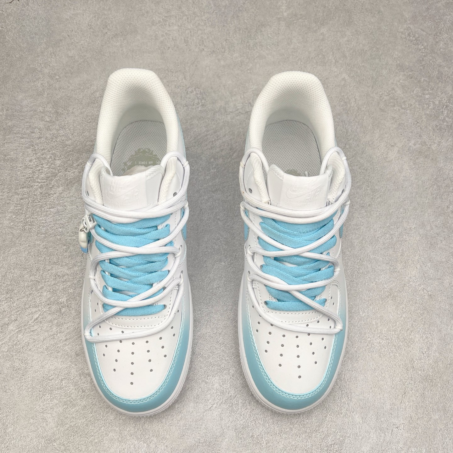 图片[2]-NK Air Force 1´07 Low 空军一号低帮百搭休闲运动板鞋 CQ2288-801 柔软、弹性十足的缓震性能和出色的中底设计 横跨复古与现代的外型结合 造就出风靡全球 三十多年的Force 1 直到今天还深受青睐 实拍调校N版已经零色差零失真 百分百还原实物色彩所见即所得 不存在货不对板色差等低级问题 选购参考实物拍摄 不混卖不参货 只用心做好货严格选品 承诺混一赔十 尺码：36 36.5 37.5 38 38.5 39 40 40.5 41 42 42.5 43 44 44.5 45-选品中心