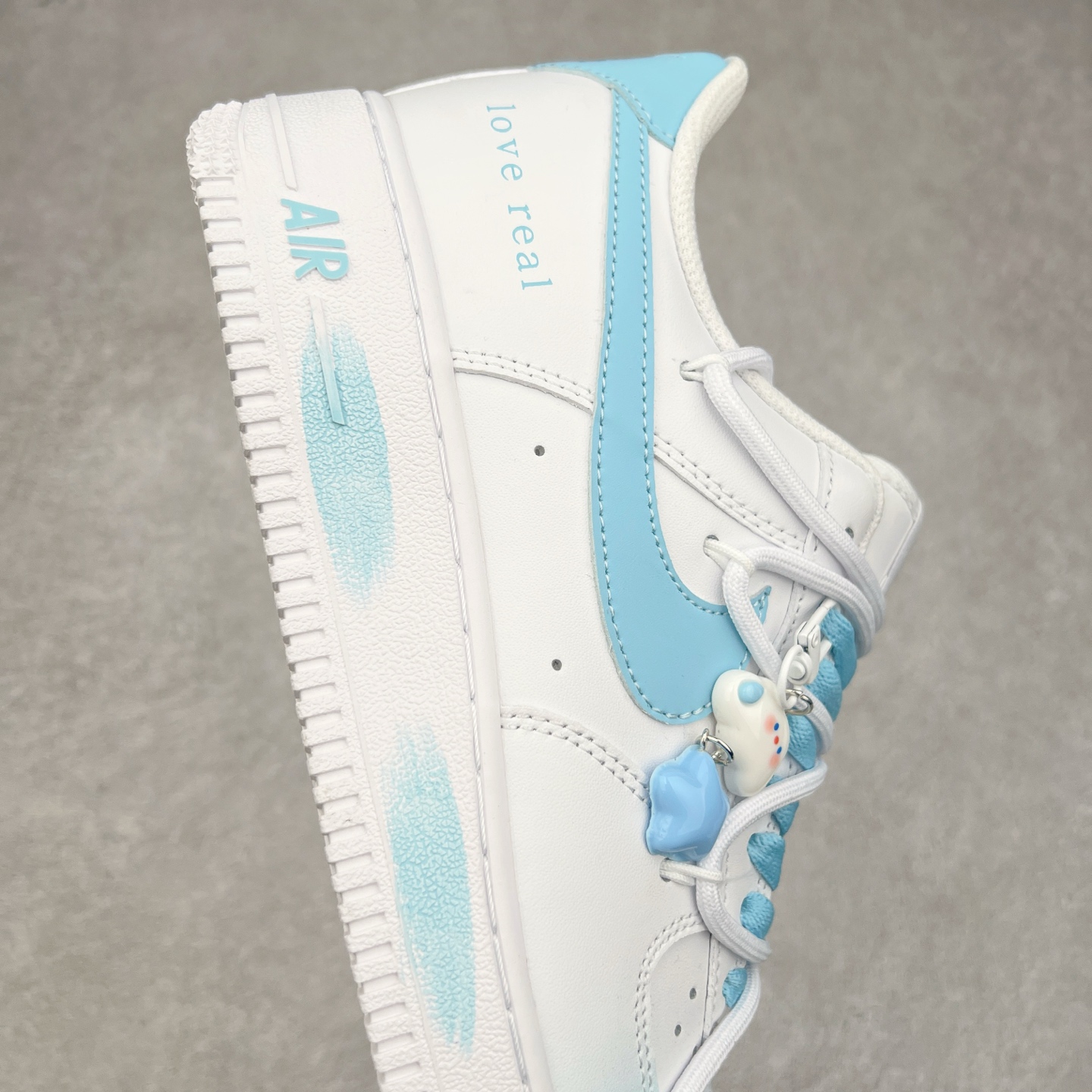 图片[6]-NK Air Force 1´07 Low 空军一号低帮百搭休闲运动板鞋 CQ2288-801 柔软、弹性十足的缓震性能和出色的中底设计 横跨复古与现代的外型结合 造就出风靡全球 三十多年的Force 1 直到今天还深受青睐 实拍调校N版已经零色差零失真 百分百还原实物色彩所见即所得 不存在货不对板色差等低级问题 选购参考实物拍摄 不混卖不参货 只用心做好货严格选品 承诺混一赔十 尺码：36 36.5 37.5 38 38.5 39 40 40.5 41 42 42.5 43 44 44.5 45-选品中心