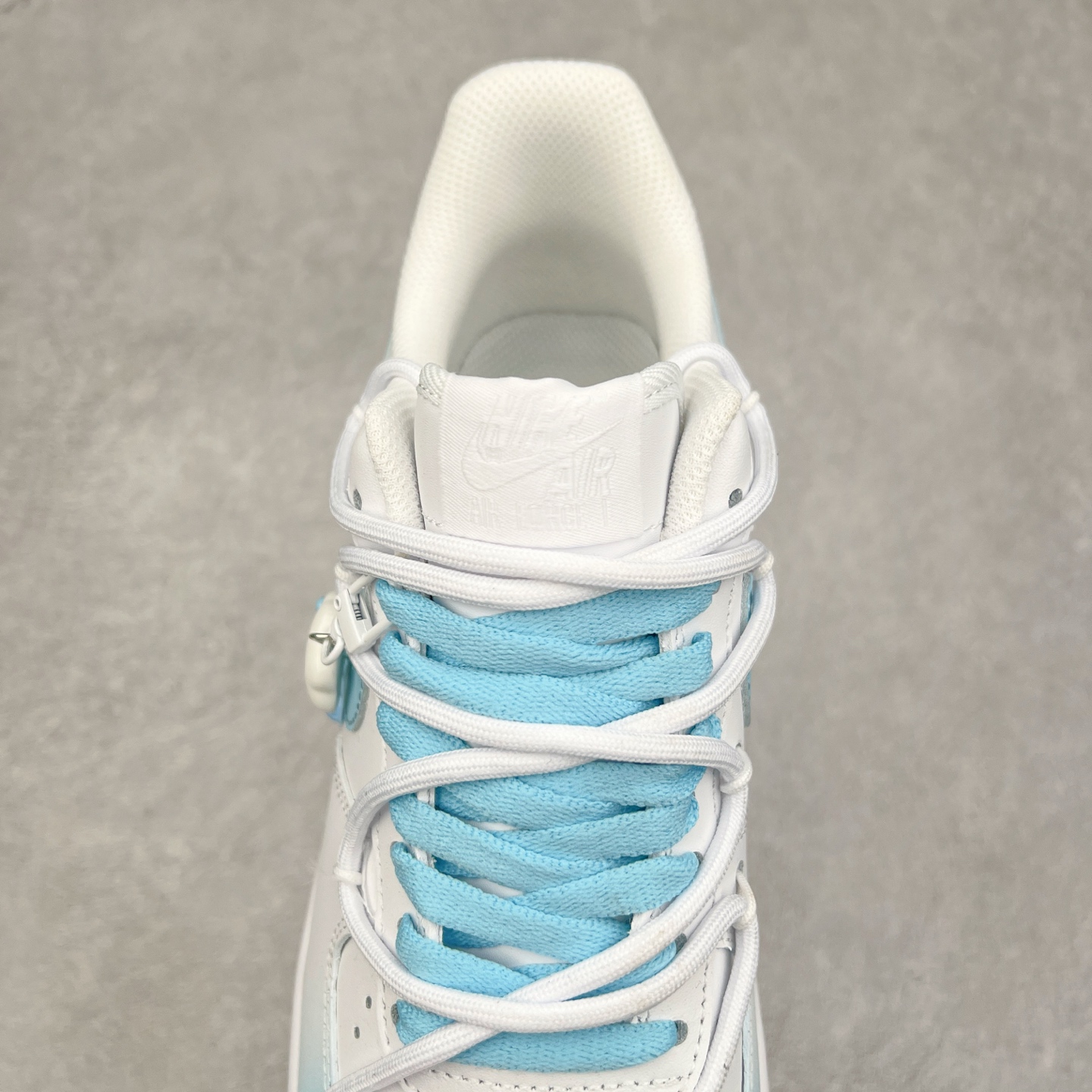 图片[5]-NK Air Force 1´07 Low 空军一号低帮百搭休闲运动板鞋 CQ2288-801 柔软、弹性十足的缓震性能和出色的中底设计 横跨复古与现代的外型结合 造就出风靡全球 三十多年的Force 1 直到今天还深受青睐 实拍调校N版已经零色差零失真 百分百还原实物色彩所见即所得 不存在货不对板色差等低级问题 选购参考实物拍摄 不混卖不参货 只用心做好货严格选品 承诺混一赔十 尺码：36 36.5 37.5 38 38.5 39 40 40.5 41 42 42.5 43 44 44.5 45-选品中心