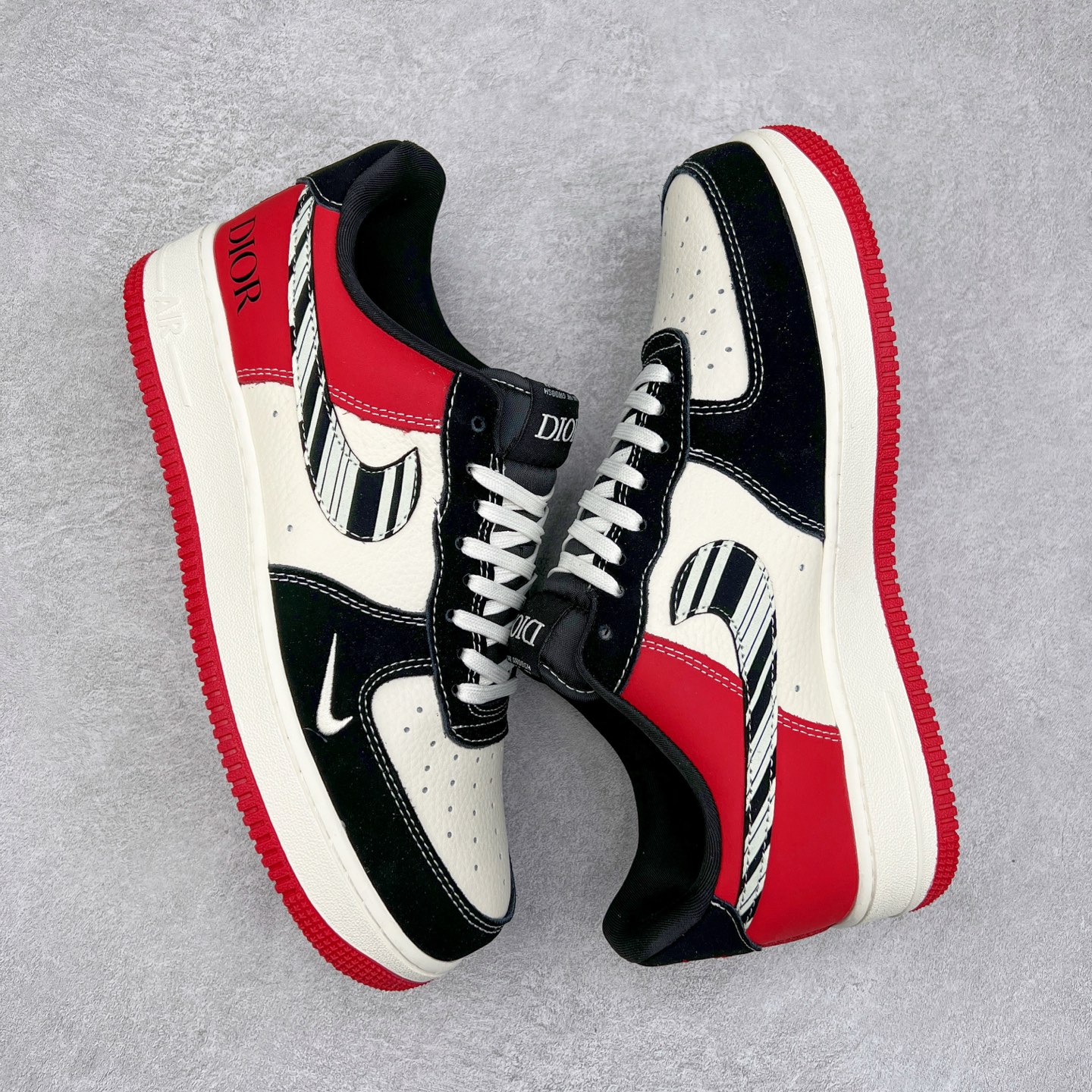 图片[3]-NK Air Force 1´07 Low 空军一号低帮百搭休闲运动板鞋 KK1988-066 柔软、弹性十足的缓震性能和出色的中底设计 横跨复古与现代的外型结合 造就出风靡全球 三十多年的Force 1 直到今天还深受青睐 实拍调校N版已经零色差零失真 百分百还原实物色彩所见即所得 不存在货不对板色差等低级问题 选购参考实物拍摄 不混卖不参货 只用心做好货严格选品 承诺混一赔十 尺码：36 36.5 37.5 38 38.5 39 40 40.5 41 42 42.5 43 44 44.5 45-选品中心