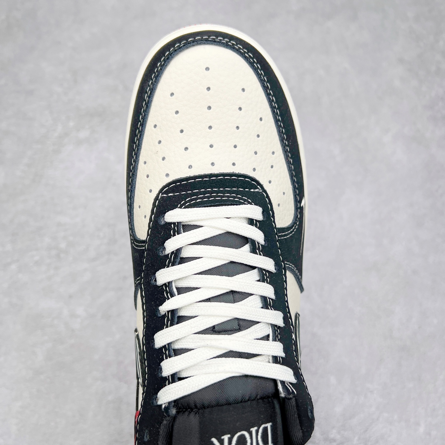 图片[4]-NK Air Force 1´07 Low 空军一号低帮百搭休闲运动板鞋 KK1988-066 柔软、弹性十足的缓震性能和出色的中底设计 横跨复古与现代的外型结合 造就出风靡全球 三十多年的Force 1 直到今天还深受青睐 实拍调校N版已经零色差零失真 百分百还原实物色彩所见即所得 不存在货不对板色差等低级问题 选购参考实物拍摄 不混卖不参货 只用心做好货严格选品 承诺混一赔十 尺码：36 36.5 37.5 38 38.5 39 40 40.5 41 42 42.5 43 44 44.5 45-选品中心