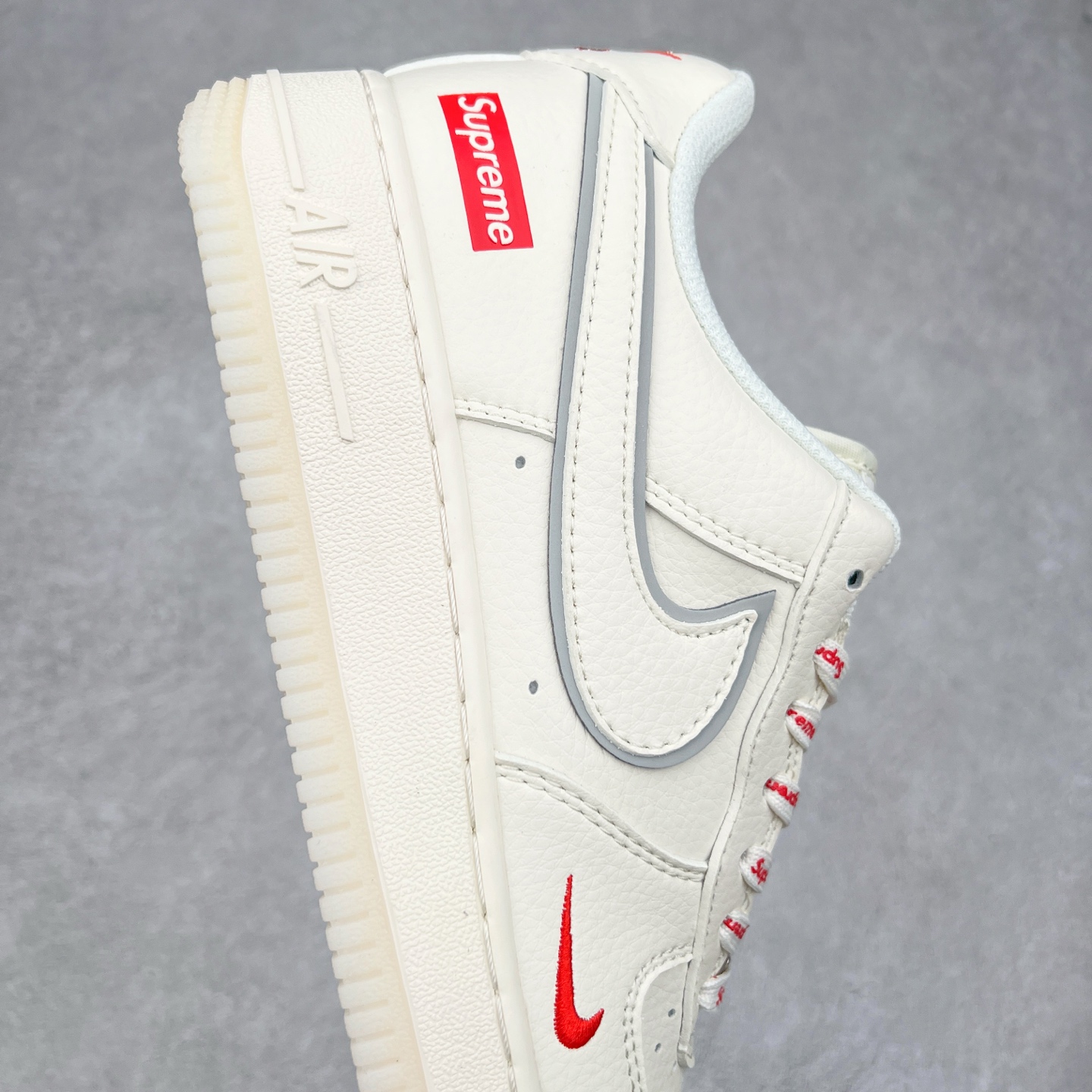 图片[6]-NK Air Force 1´07 Low 空军一号低帮百搭休闲运动板鞋 XZ6188-715 柔软、弹性十足的缓震性能和出色的中底设计 横跨复古与现代的外型结合 造就出风靡全球 三十多年的Force 1 直到今天还深受青睐 实拍调校N版已经零色差零失真 百分百还原实物色彩所见即所得 不存在货不对板色差等低级问题 选购参考实物拍摄 不混卖不参货 只用心做好货严格选品 承诺混一赔十 尺码：36 36.5 37.5 38 38.5 39 40 40.5 41 42 42.5 43 44 44.5 45-选品中心