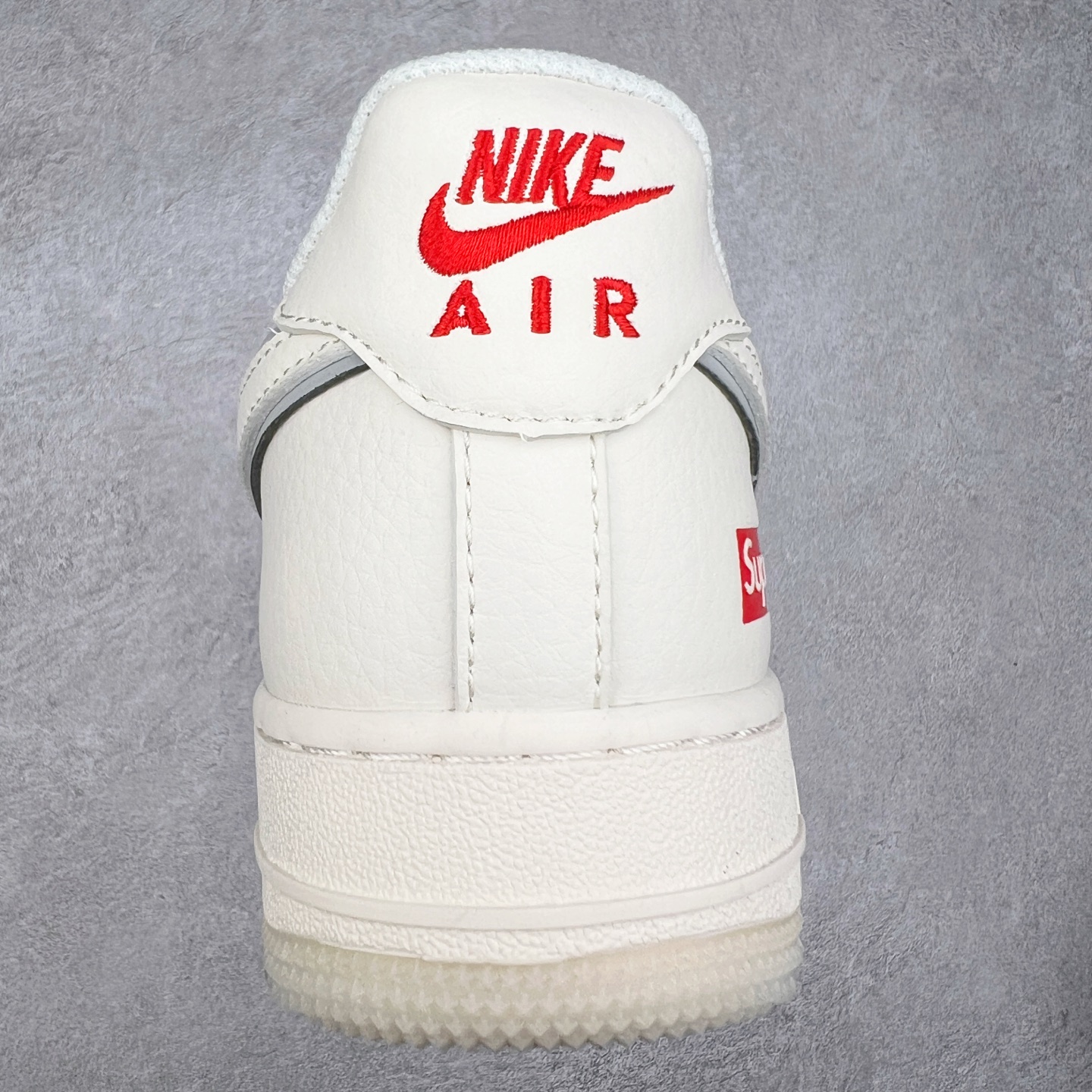 图片[8]-NK Air Force 1´07 Low 空军一号低帮百搭休闲运动板鞋 XZ6188-715 柔软、弹性十足的缓震性能和出色的中底设计 横跨复古与现代的外型结合 造就出风靡全球 三十多年的Force 1 直到今天还深受青睐 实拍调校N版已经零色差零失真 百分百还原实物色彩所见即所得 不存在货不对板色差等低级问题 选购参考实物拍摄 不混卖不参货 只用心做好货严格选品 承诺混一赔十 尺码：36 36.5 37.5 38 38.5 39 40 40.5 41 42 42.5 43 44 44.5 45-选品中心