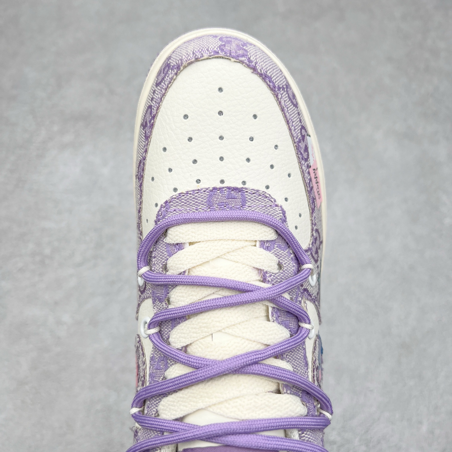 图片[4]-NK Air Force 1´07 Low 空军一号低帮百搭休闲运动板鞋 BD7700-220 柔软、弹性十足的缓震性能和出色的中底设计 横跨复古与现代的外型结合 造就出风靡全球 三十多年的Force 1 直到今天还深受青睐 实拍调校N版已经零色差零失真 百分百还原实物色彩所见即所得 不存在货不对板色差等低级问题 选购参考实物拍摄 不混卖不参货 只用心做好货严格选品 承诺混一赔十 尺码：36 36.5 37.5 38 38.5 39 40 40.5 41 42 42.5 43 44 44.5 45-选品中心