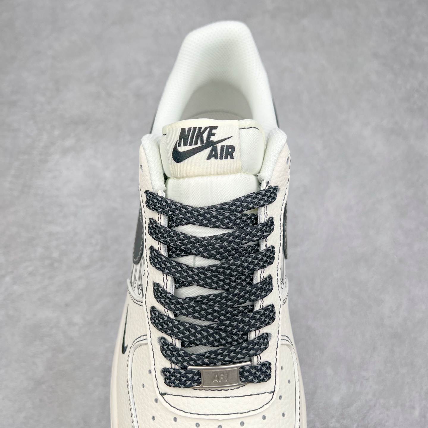 图片[5]-NK Air Force 1´07 Low 空军一号低帮百搭休闲运动板鞋 HH7518-068 柔软、弹性十足的缓震性能和出色的中底设计 横跨复古与现代的外型结合 造就出风靡全球 三十多年的Force 1 直到今天还深受青睐 实拍调校N版已经零色差零失真 百分百还原实物色彩所见即所得 不存在货不对板色差等低级问题 选购参考实物拍摄 不混卖不参货 只用心做好货严格选品 承诺混一赔十 尺码：36 36.5 37.5 38 38.5 39 40 40.5 41 42 42.5 43 44 44.5 45-选品中心