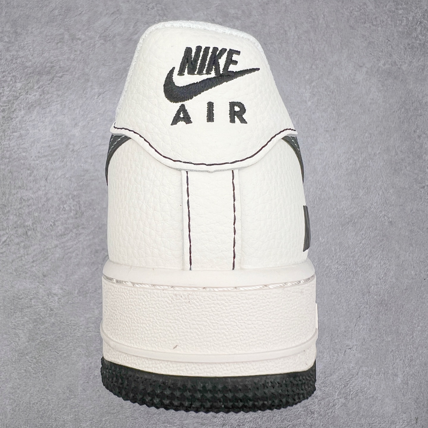 图片[8]-NK Air Force 1´07 Low 空军一号低帮百搭休闲运动板鞋 HH7518-068 柔软、弹性十足的缓震性能和出色的中底设计 横跨复古与现代的外型结合 造就出风靡全球 三十多年的Force 1 直到今天还深受青睐 实拍调校N版已经零色差零失真 百分百还原实物色彩所见即所得 不存在货不对板色差等低级问题 选购参考实物拍摄 不混卖不参货 只用心做好货严格选品 承诺混一赔十 尺码：36 36.5 37.5 38 38.5 39 40 40.5 41 42 42.5 43 44 44.5 45-选品中心