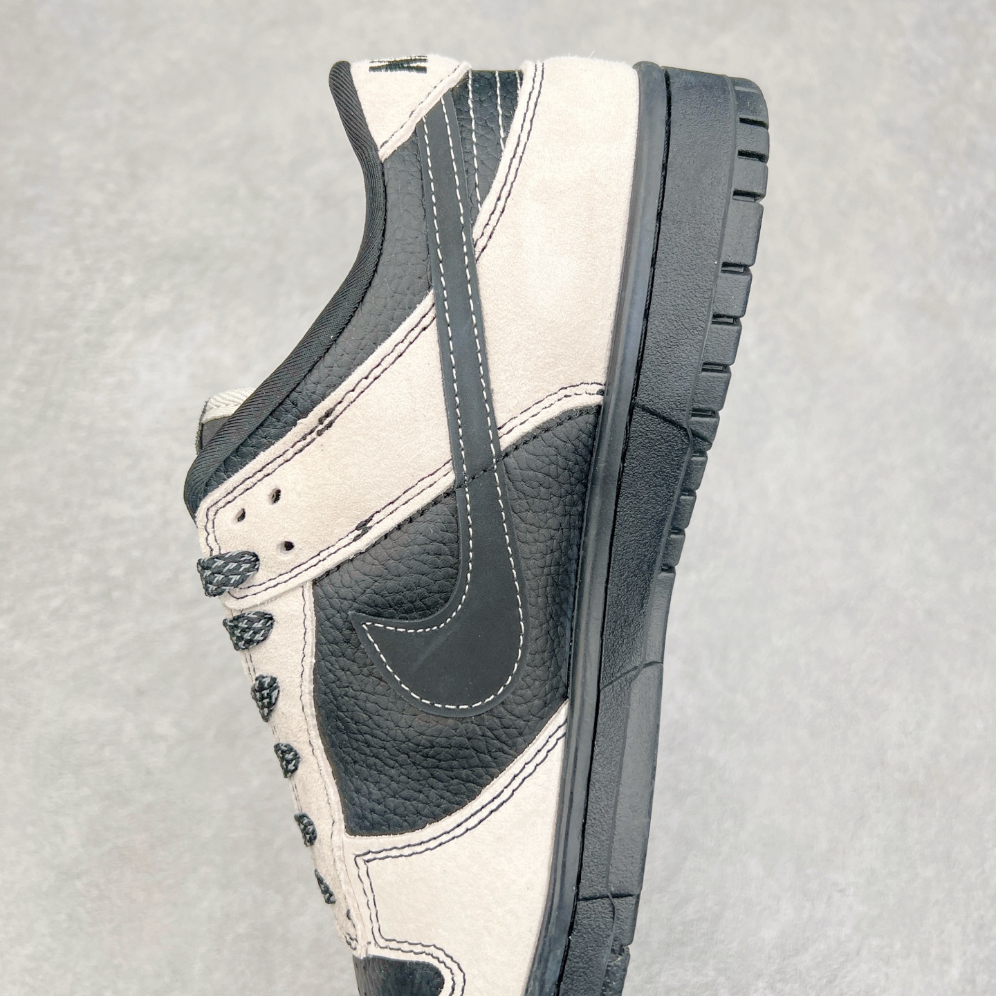 图片[7]-NK Dunk Low 定制配色 SC9207-407 大厂出品 极力推荐 原装头层材料 独家版型蒸餾加工帶來的是更好的视觉和脚感体验大厂纯原品质出货 清洁度 电绣工艺 皮料切割干净无任何毛边 细节完美 实拍调校N版已经零色差零失真 百分百还原实物色彩所见即所得 不存在货不对板色差等低级问题 选购参考实物拍摄 不混卖不参货 只用心做好货严格选品 承诺混一赔十 尺码：36 36.5 37.5 38 38.5 39 40 40.5 41 42 42.5 43 44 44.5 45-选品中心