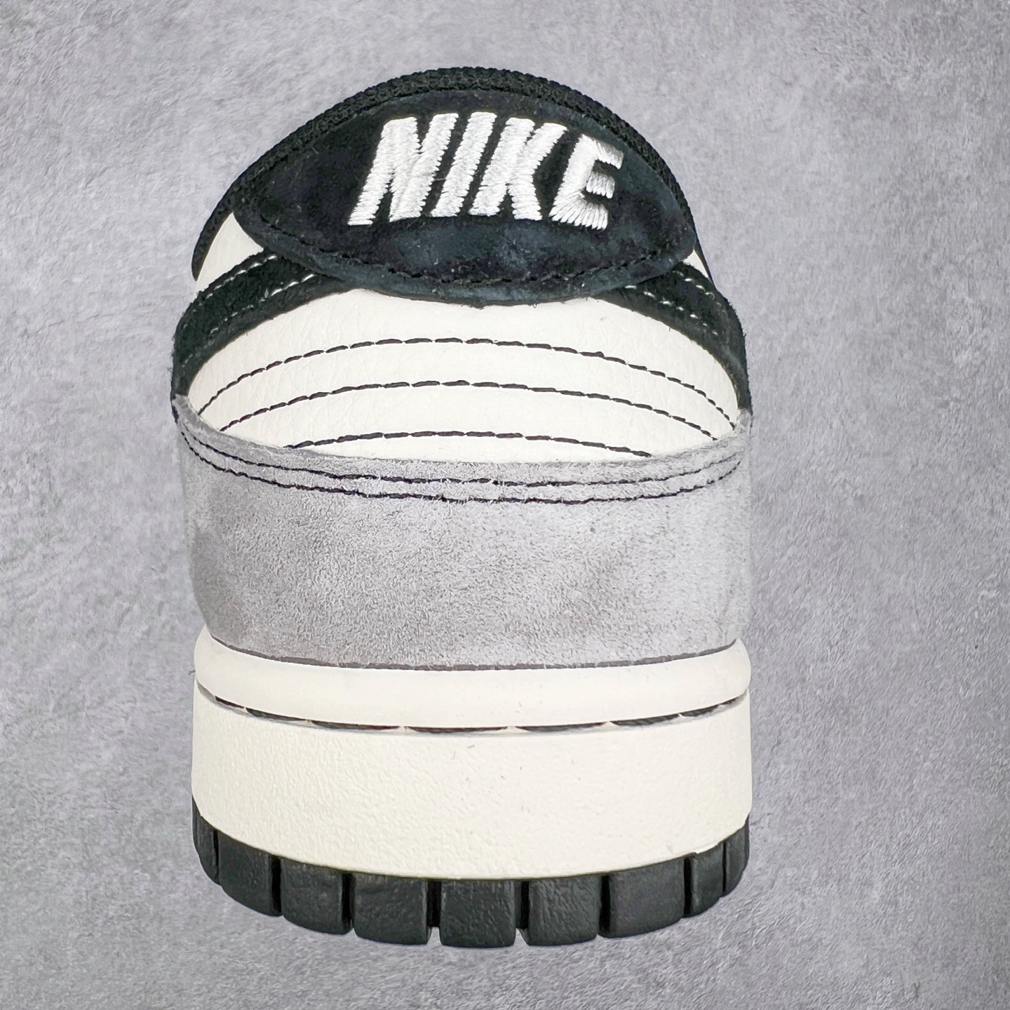 图片[8]-NK Dunk Low 定制配色 MM1089-015 大厂出品 极力推荐 原装头层材料 独家版型蒸餾加工帶來的是更好的视觉和脚感体验大厂纯原品质出货 清洁度 电绣工艺 皮料切割干净无任何毛边 细节完美 实拍调校N版已经零色差零失真 百分百还原实物色彩所见即所得 不存在货不对板色差等低级问题 选购参考实物拍摄 不混卖不参货 只用心做好货严格选品 承诺混一赔十 尺码：36 36.5 37.5 38 38.5 39 40 40.5 41 42 42.5 43 44 44.5 45-选品中心