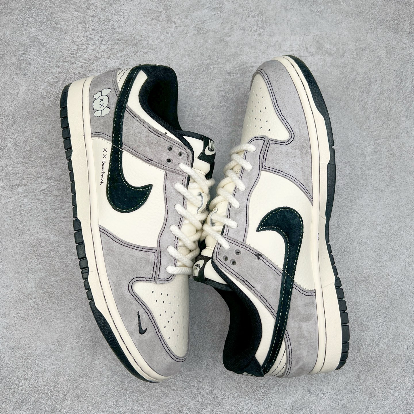 图片[3]-NK Dunk Low 定制配色 MM1089-015 大厂出品 极力推荐 原装头层材料 独家版型蒸餾加工帶來的是更好的视觉和脚感体验大厂纯原品质出货 清洁度 电绣工艺 皮料切割干净无任何毛边 细节完美 实拍调校N版已经零色差零失真 百分百还原实物色彩所见即所得 不存在货不对板色差等低级问题 选购参考实物拍摄 不混卖不参货 只用心做好货严格选品 承诺混一赔十 尺码：36 36.5 37.5 38 38.5 39 40 40.5 41 42 42.5 43 44 44.5 45-选品中心