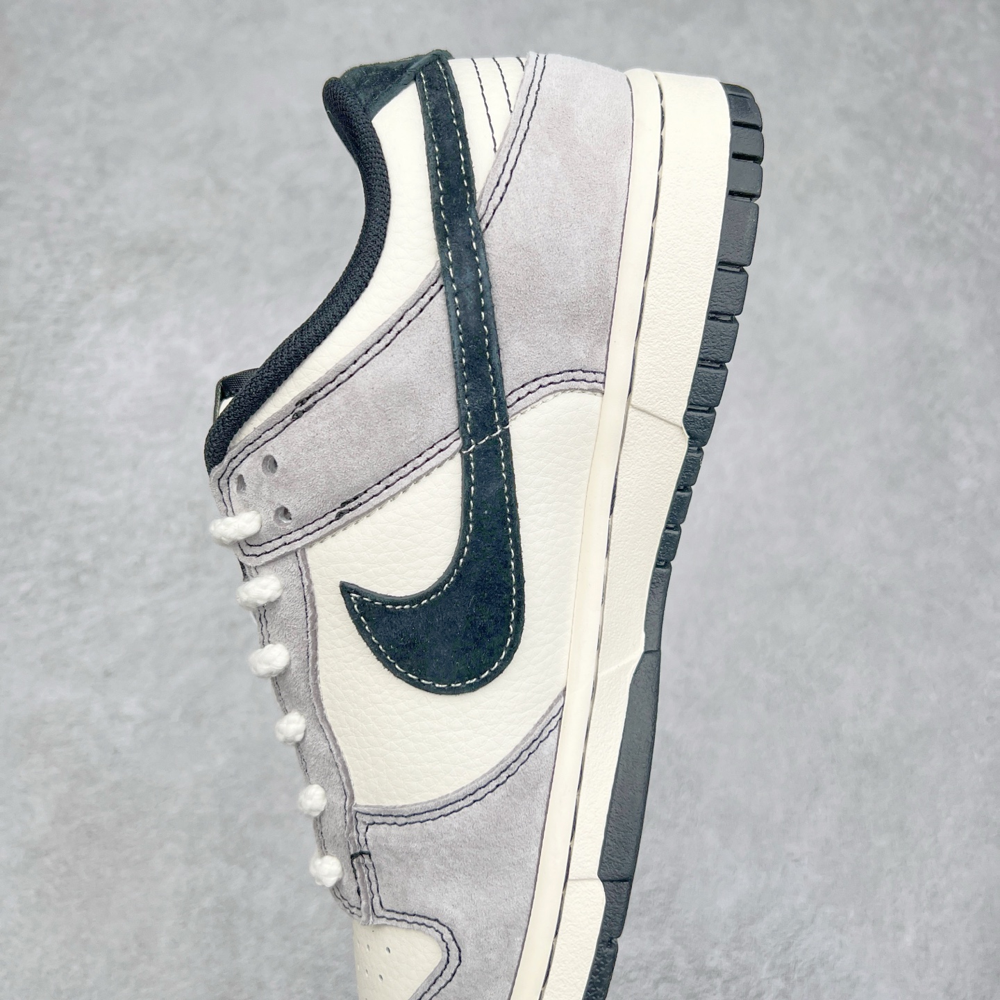 图片[7]-NK Dunk Low 定制配色 MM1089-015 大厂出品 极力推荐 原装头层材料 独家版型蒸餾加工帶來的是更好的视觉和脚感体验大厂纯原品质出货 清洁度 电绣工艺 皮料切割干净无任何毛边 细节完美 实拍调校N版已经零色差零失真 百分百还原实物色彩所见即所得 不存在货不对板色差等低级问题 选购参考实物拍摄 不混卖不参货 只用心做好货严格选品 承诺混一赔十 尺码：36 36.5 37.5 38 38.5 39 40 40.5 41 42 42.5 43 44 44.5 45-选品中心