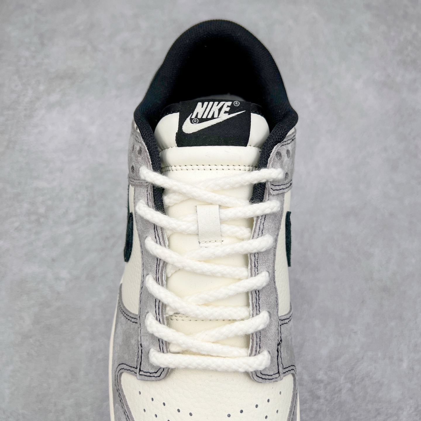 图片[5]-NK Dunk Low 定制配色 MM1089-015 大厂出品 极力推荐 原装头层材料 独家版型蒸餾加工帶來的是更好的视觉和脚感体验大厂纯原品质出货 清洁度 电绣工艺 皮料切割干净无任何毛边 细节完美 实拍调校N版已经零色差零失真 百分百还原实物色彩所见即所得 不存在货不对板色差等低级问题 选购参考实物拍摄 不混卖不参货 只用心做好货严格选品 承诺混一赔十 尺码：36 36.5 37.5 38 38.5 39 40 40.5 41 42 42.5 43 44 44.5 45-选品中心