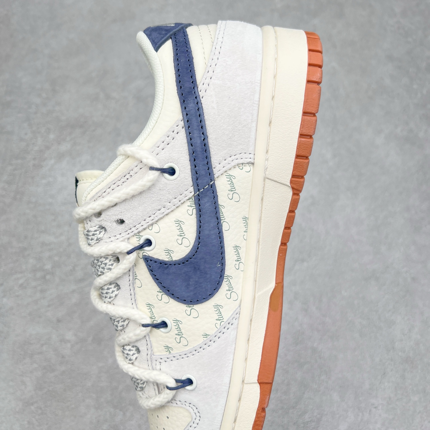 图片[7]-NK Dunk Low 定制配色 XS6089-530 大厂出品 极力推荐 原装头层材料 独家版型蒸餾加工帶來的是更好的视觉和脚感体验大厂纯原品质出货 清洁度 电绣工艺 皮料切割干净无任何毛边 细节完美 实拍调校N版已经零色差零失真 百分百还原实物色彩所见即所得 不存在货不对板色差等低级问题 选购参考实物拍摄 不混卖不参货 只用心做好货严格选品 承诺混一赔十 尺码：36 36.5 37.5 38 38.5 39 40 40.5 41 42 42.5 43 44 44.5 45-选品中心