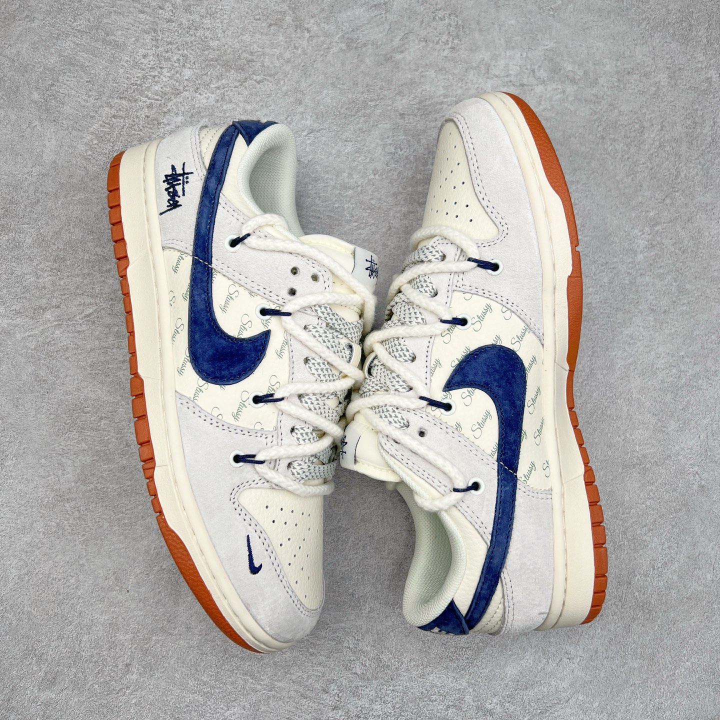 图片[3]-NK Dunk Low 定制配色 XS6089-530 大厂出品 极力推荐 原装头层材料 独家版型蒸餾加工帶來的是更好的视觉和脚感体验大厂纯原品质出货 清洁度 电绣工艺 皮料切割干净无任何毛边 细节完美 实拍调校N版已经零色差零失真 百分百还原实物色彩所见即所得 不存在货不对板色差等低级问题 选购参考实物拍摄 不混卖不参货 只用心做好货严格选品 承诺混一赔十 尺码：36 36.5 37.5 38 38.5 39 40 40.5 41 42 42.5 43 44 44.5 45-选品中心