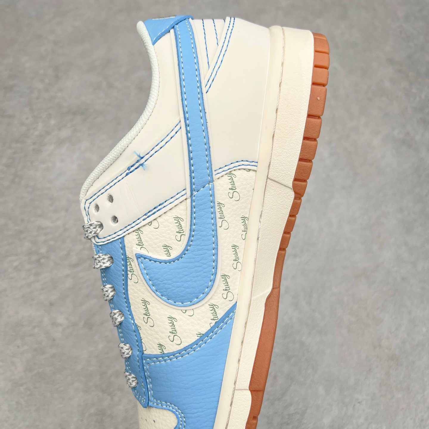 图片[7]-NK Dunk Low 定制配色 YX5066-263 大厂出品 极力推荐 原装头层材料 独家版型蒸餾加工帶來的是更好的视觉和脚感体验大厂纯原品质出货 清洁度 电绣工艺 皮料切割干净无任何毛边 细节完美 实拍调校N版已经零色差零失真 百分百还原实物色彩所见即所得 不存在货不对板色差等低级问题 选购参考实物拍摄 不混卖不参货 只用心做好货严格选品 承诺混一赔十 尺码：36 36.5 37.5 38 38.5 39 40 40.5 41 42 42.5 43 44 44.5 45-选品中心