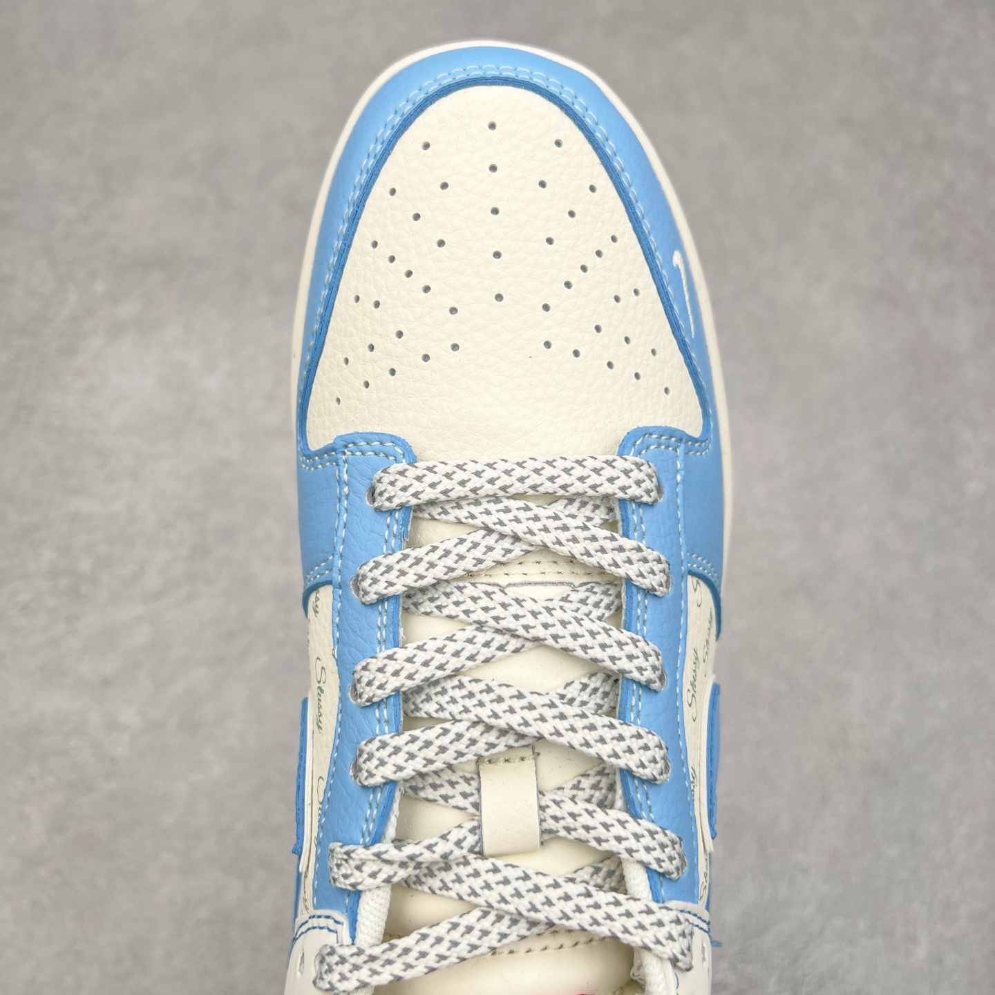 图片[4]-NK Dunk Low 定制配色 YX5066-263 大厂出品 极力推荐 原装头层材料 独家版型蒸餾加工帶來的是更好的视觉和脚感体验大厂纯原品质出货 清洁度 电绣工艺 皮料切割干净无任何毛边 细节完美 实拍调校N版已经零色差零失真 百分百还原实物色彩所见即所得 不存在货不对板色差等低级问题 选购参考实物拍摄 不混卖不参货 只用心做好货严格选品 承诺混一赔十 尺码：36 36.5 37.5 38 38.5 39 40 40.5 41 42 42.5 43 44 44.5 45-选品中心