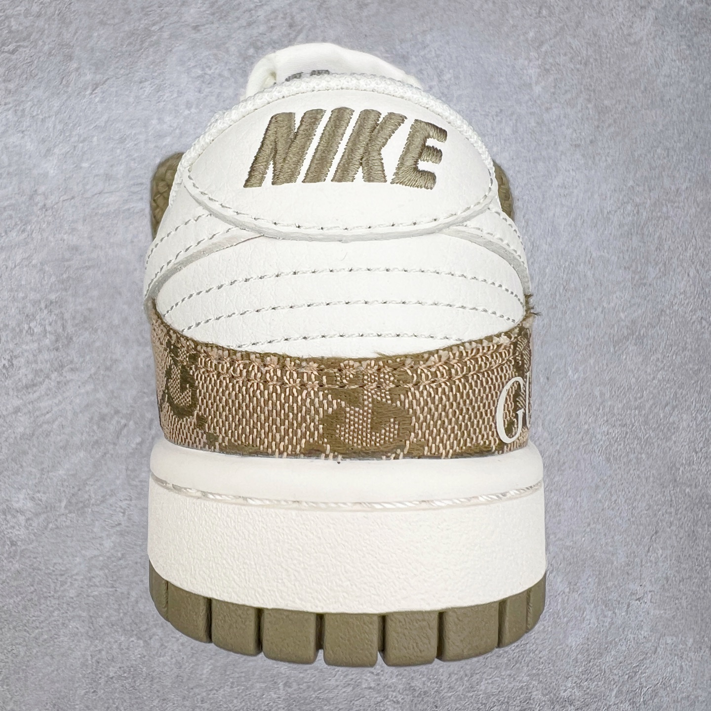 图片[8]-NK Dunk Low 定制配色 SJ2068-273 大厂出品 极力推荐 原装头层材料 独家版型蒸餾加工帶來的是更好的视觉和脚感体验大厂纯原品质出货 清洁度 电绣工艺 皮料切割干净无任何毛边 细节完美 实拍调校N版已经零色差零失真 百分百还原实物色彩所见即所得 不存在货不对板色差等低级问题 选购参考实物拍摄 不混卖不参货 只用心做好货严格选品 承诺混一赔十 尺码：36 36.5 37.5 38 38.5 39 40 40.5 41 42 42.5 43 44 44.5 45-选品中心