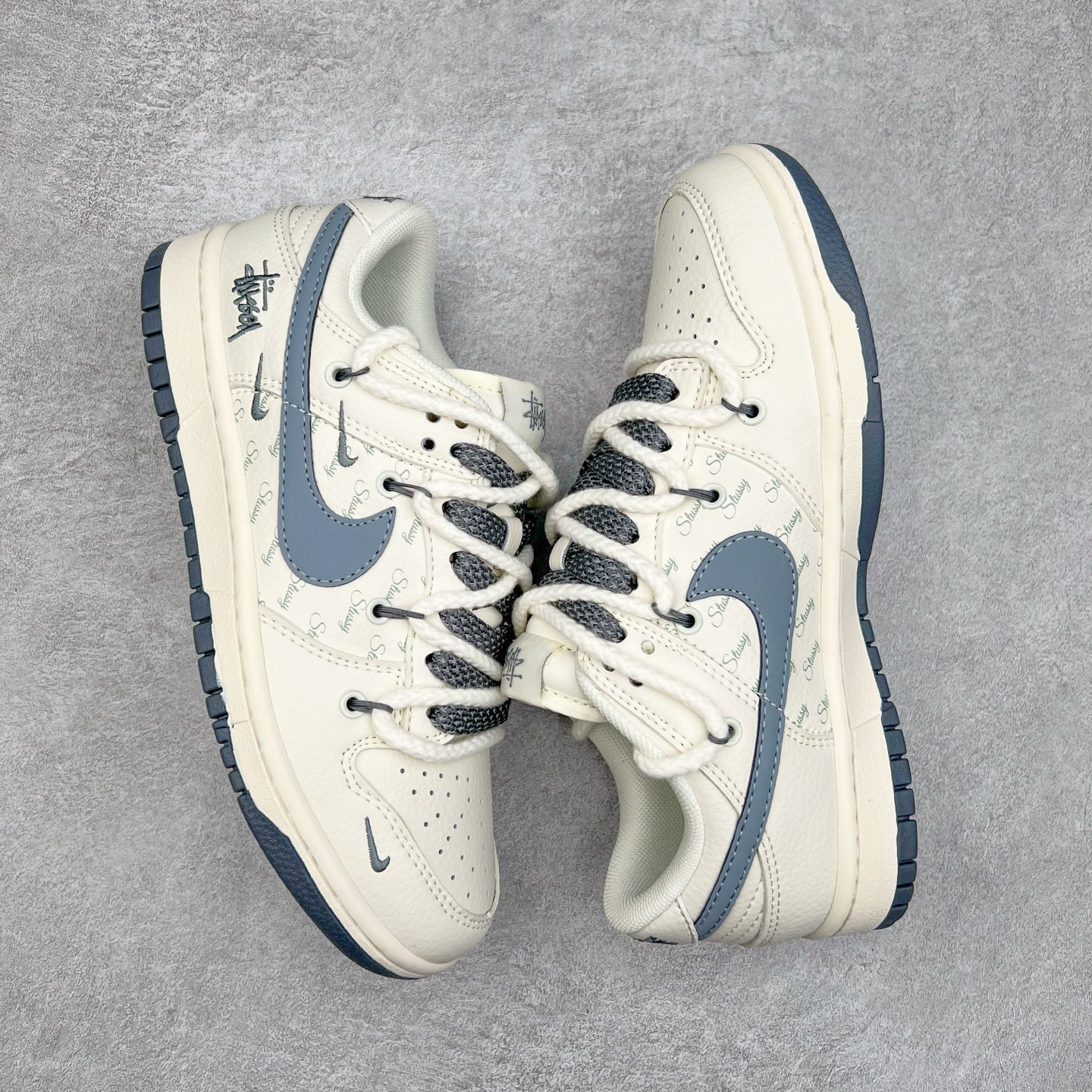 图片[3]-NK Dunk Low 定制配色 SJ2068-275 大厂出品 极力推荐 原装头层材料 独家版型蒸餾加工帶來的是更好的视觉和脚感体验大厂纯原品质出货 清洁度 电绣工艺 皮料切割干净无任何毛边 细节完美 实拍调校N版已经零色差零失真 百分百还原实物色彩所见即所得 不存在货不对板色差等低级问题 选购参考实物拍摄 不混卖不参货 只用心做好货严格选品 承诺混一赔十 尺码：36 36.5 37.5 38 38.5 39 40 40.5 41 42 42.5 43 44 44.5 45-选品中心