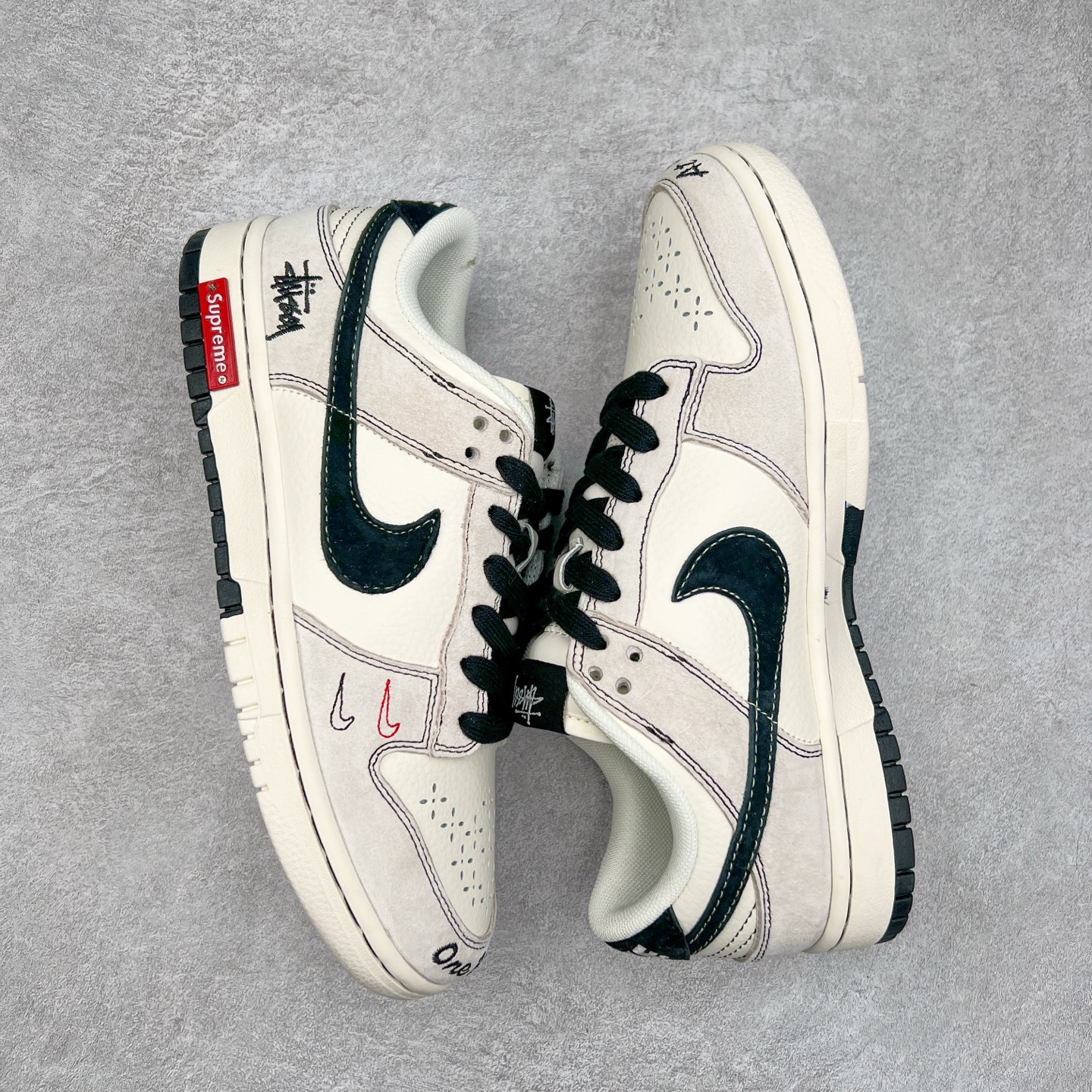 图片[3]-NK Dunk Low 定制配色 MM1088-031 大厂出品 极力推荐 原装头层材料 独家版型蒸餾加工帶來的是更好的视觉和脚感体验大厂纯原品质出货 清洁度 电绣工艺 皮料切割干净无任何毛边 细节完美 实拍调校N版已经零色差零失真 百分百还原实物色彩所见即所得 不存在货不对板色差等低级问题 选购参考实物拍摄 不混卖不参货 只用心做好货严格选品 承诺混一赔十 尺码：36 36.5 37.5 38 38.5 39 40 40.5 41 42 42.5 43 44 44.5 45-选品中心