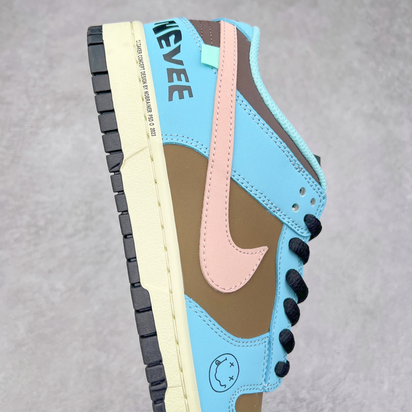 图片[6]-NK Dunk Low 定制配色 MU0232-366 大厂出品 极力推荐 原装头层材料 独家版型蒸餾加工帶來的是更好的视觉和脚感体验大厂纯原品质出货 清洁度 电绣工艺 皮料切割干净无任何毛边 细节完美 实拍调校N版已经零色差零失真 百分百还原实物色彩所见即所得 不存在货不对板色差等低级问题 选购参考实物拍摄 不混卖不参货 只用心做好货严格选品 承诺混一赔十 尺码：36 36.5 37.5 38 38.5 39 40 40.5 41 42 42.5 43 44 44.5 45-选品中心