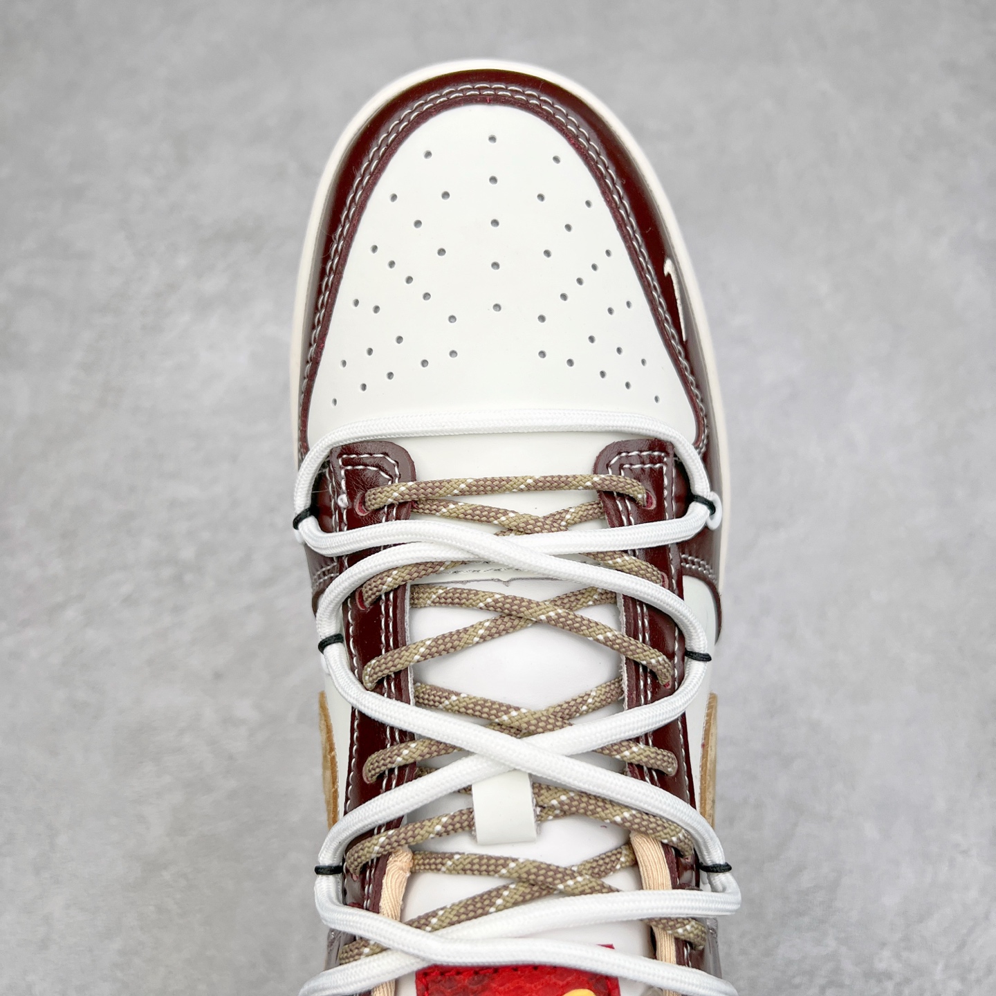 图片[4]-NK Dunk Low 定制配色 YX5066-290 大厂出品 极力推荐 原装头层材料 独家版型蒸餾加工帶來的是更好的视觉和脚感体验大厂纯原品质出货 清洁度 电绣工艺 皮料切割干净无任何毛边 细节完美 实拍调校N版已经零色差零失真 百分百还原实物色彩所见即所得 不存在货不对板色差等低级问题 选购参考实物拍摄 不混卖不参货 只用心做好货严格选品 承诺混一赔十 尺码：36 36.5 37.5 38 38.5 39 40 40.5 41 42 42.5 43 44 44.5 45-选品中心