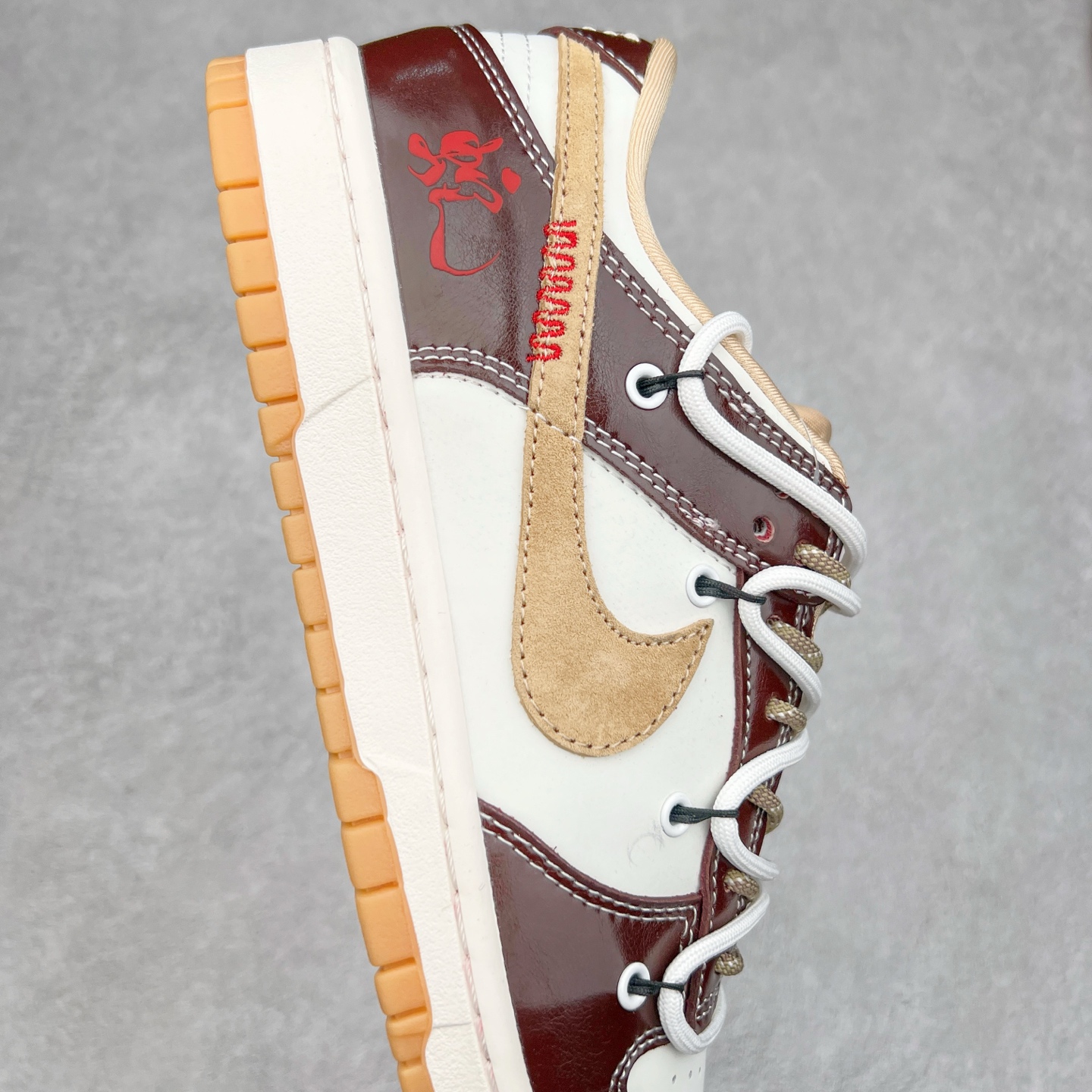 图片[6]-NK Dunk Low 定制配色 YX5066-290 大厂出品 极力推荐 原装头层材料 独家版型蒸餾加工帶來的是更好的视觉和脚感体验大厂纯原品质出货 清洁度 电绣工艺 皮料切割干净无任何毛边 细节完美 实拍调校N版已经零色差零失真 百分百还原实物色彩所见即所得 不存在货不对板色差等低级问题 选购参考实物拍摄 不混卖不参货 只用心做好货严格选品 承诺混一赔十 尺码：36 36.5 37.5 38 38.5 39 40 40.5 41 42 42.5 43 44 44.5 45-选品中心