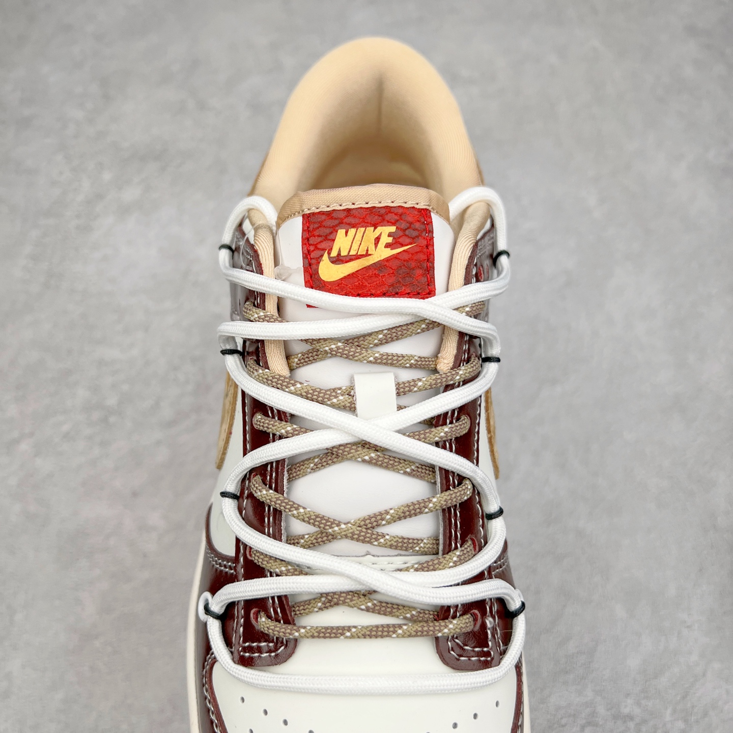 图片[5]-NK Dunk Low 定制配色 YX5066-290 大厂出品 极力推荐 原装头层材料 独家版型蒸餾加工帶來的是更好的视觉和脚感体验大厂纯原品质出货 清洁度 电绣工艺 皮料切割干净无任何毛边 细节完美 实拍调校N版已经零色差零失真 百分百还原实物色彩所见即所得 不存在货不对板色差等低级问题 选购参考实物拍摄 不混卖不参货 只用心做好货严格选品 承诺混一赔十 尺码：36 36.5 37.5 38 38.5 39 40 40.5 41 42 42.5 43 44 44.5 45-选品中心