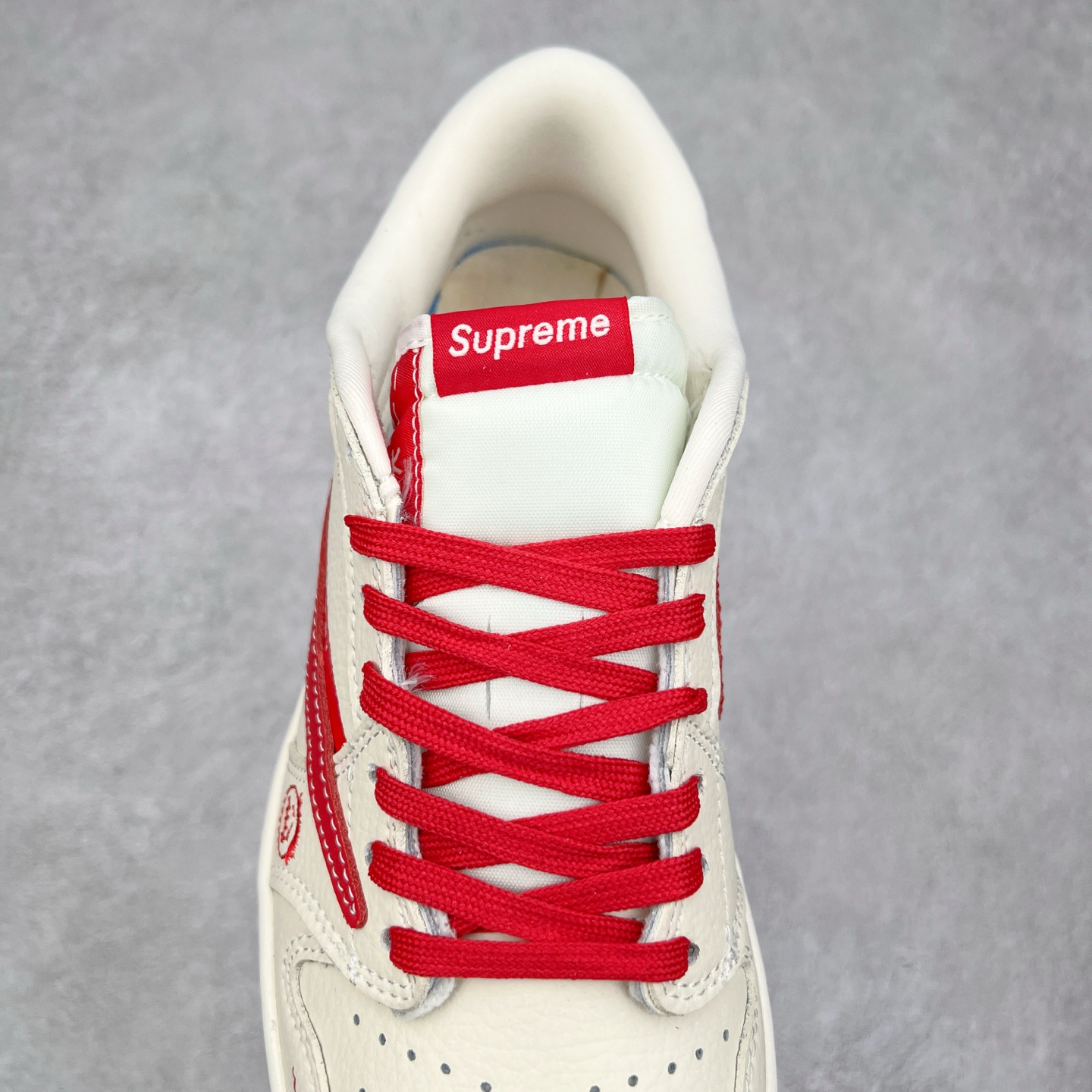 图片[5]-TS x Air Jordan AJ1 Low 倒钩低帮联名定制配色 XS2024-006 原厂内置气垫魔块 A模大底 头层小牛皮 鞋舌AJ原厂专用牛津布+AJ专用反口珍珠布+原厂无杂质高弹内里海棉+特殊封边弹力鞋带 实拍调校N版已经零色差零失真 百分百还原实物色彩所见即所得 不存在货不对板色差等低级问题 选购参考实物拍摄 不混卖不参货 只用心做好货严格选品 承诺混一赔十 尺码：36 36.5 37.5 38 38.5 39 40 40.5 41 42 42.5 43 44 44.5 45-选品中心