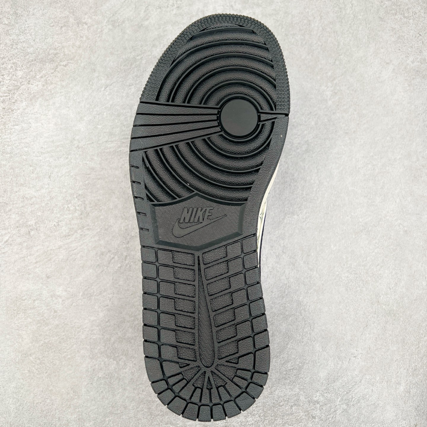 图片[9]-TS x Air Jordan AJ1 Low 倒钩低帮联名定制配色 XZ6188-770 原厂内置气垫魔块 A模大底 头层小牛皮 鞋舌AJ原厂专用牛津布+AJ专用反口珍珠布+原厂无杂质高弹内里海棉+特殊封边弹力鞋带 实拍调校N版已经零色差零失真 百分百还原实物色彩所见即所得 不存在货不对板色差等低级问题 选购参考实物拍摄 不混卖不参货 只用心做好货严格选品 承诺混一赔十 尺码：36 36.5 37.5 38 38.5 39 40 40.5 41 42 42.5 43 44 44.5 45-选品中心