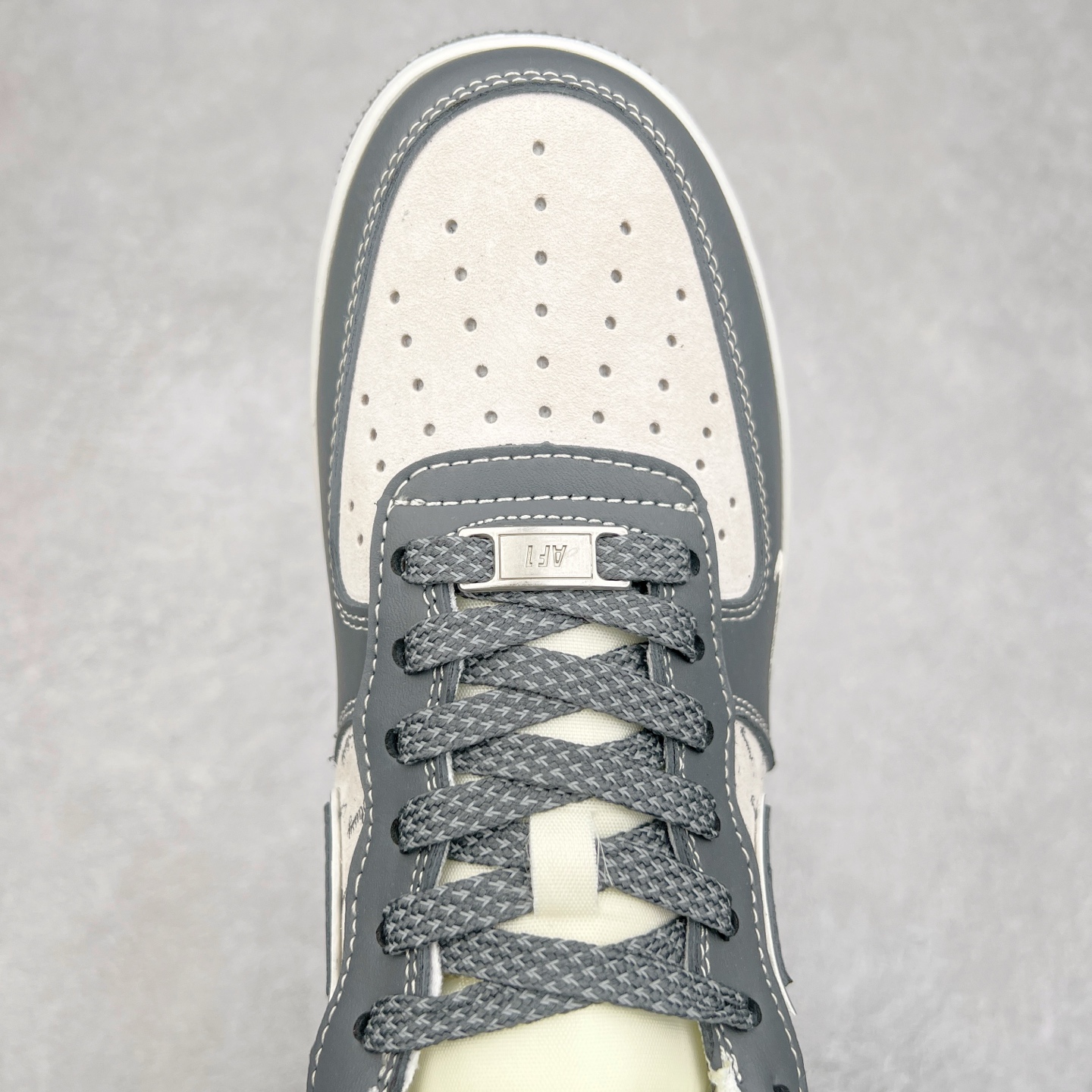 图片[4]-NK Air Force 1´07 Low 空军一号低帮百搭休闲运动板鞋 XZ6188-229 柔软、弹性十足的缓震性能和出色的中底设计 横跨复古与现代的外型结合 造就出风靡全球 三十多年的Force 1 直到今天还深受青睐 实拍调校N版已经零色差零失真 百分百还原实物色彩所见即所得 不存在货不对板色差等低级问题 选购参考实物拍摄 不混卖不参货 只用心做好货严格选品 承诺混一赔十 尺码：36 36.5 37.5 38 38.5 39 40 40.5 41 42 42.5 43 44 44.5 45-选品中心