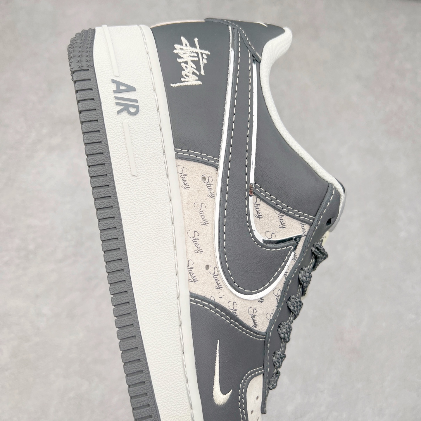 图片[6]-NK Air Force 1´07 Low 空军一号低帮百搭休闲运动板鞋 XZ6188-229 柔软、弹性十足的缓震性能和出色的中底设计 横跨复古与现代的外型结合 造就出风靡全球 三十多年的Force 1 直到今天还深受青睐 实拍调校N版已经零色差零失真 百分百还原实物色彩所见即所得 不存在货不对板色差等低级问题 选购参考实物拍摄 不混卖不参货 只用心做好货严格选品 承诺混一赔十 尺码：36 36.5 37.5 38 38.5 39 40 40.5 41 42 42.5 43 44 44.5 45-选品中心