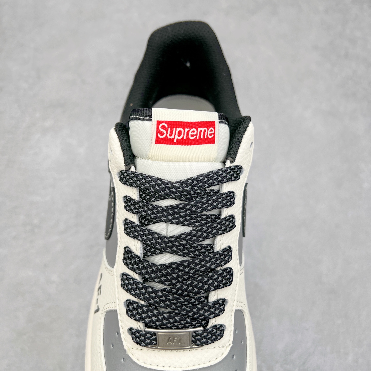 图片[5]-NK Air Force 1´07 Low 空军一号低帮百搭休闲运动板鞋 HH7518-055 柔软、弹性十足的缓震性能和出色的中底设计 横跨复古与现代的外型结合 造就出风靡全球 三十多年的Force 1 直到今天还深受青睐 实拍调校N版已经零色差零失真 百分百还原实物色彩所见即所得 不存在货不对板色差等低级问题 选购参考实物拍摄 不混卖不参货 只用心做好货严格选品 承诺混一赔十 尺码：36 36.5 37.5 38 38.5 39 40 40.5 41 42 42.5 43 44 44.5 45-选品中心