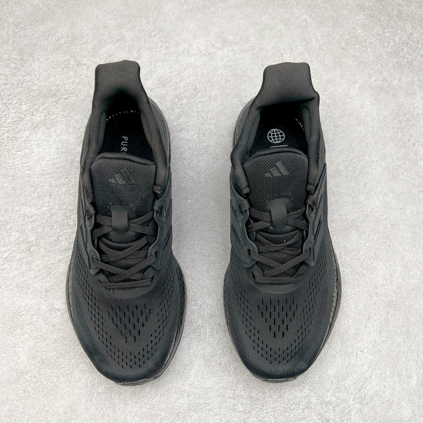 图片[2]-＃福利特价 AD PureBoost PB22爆米花缓震跑步鞋 鞋面由可回收材料制成透气贴合 打造经典潮流风格 Boost中底提供良好缓冲性能 穿着舒适 橡胶外底搭配防滑鞋底底纹设计轻便舒适 防滑耐穿 尺码：36 36.5 37 38 38.5 39 40 40.5 41 42 42.5 43 44 44.5 45-选品中心