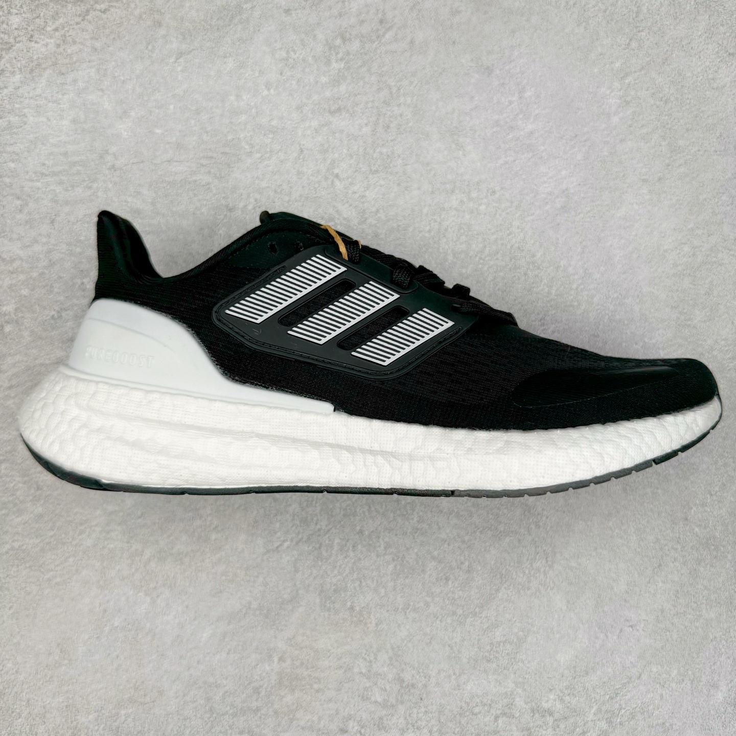 图片[3]-＃福利特价 AD PureBoost PB22 爆米花缓震跑步鞋 鞋面由可回收材料制成透气贴合 打造经典潮流风格 Boost中底提供良好缓冲性能 穿着舒适 橡胶外底搭配防滑鞋底底纹设计轻便舒适 防滑耐穿 尺码：36 36.5 37 38 38.5 39 40 40.5 41 42 42.5 43 44 44.5 45-选品中心