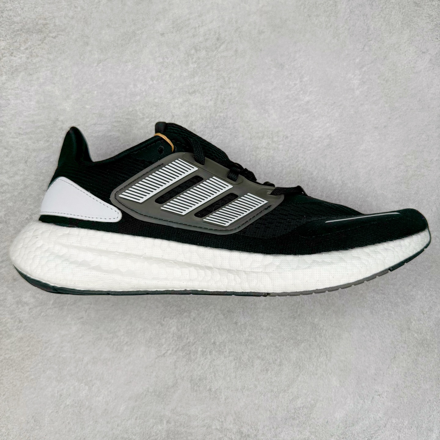 图片[8]-＃福利特价 AD PureBoost PB22 爆米花缓震跑步鞋 鞋面由可回收材料制成透气贴合 打造经典潮流风格 Boost中底提供良好缓冲性能 穿着舒适 橡胶外底搭配防滑鞋底底纹设计轻便舒适 防滑耐穿 尺码：36 36.5 37 38 38.5 39 40 40.5 41 42 42.5 43 44 44.5 45-选品中心