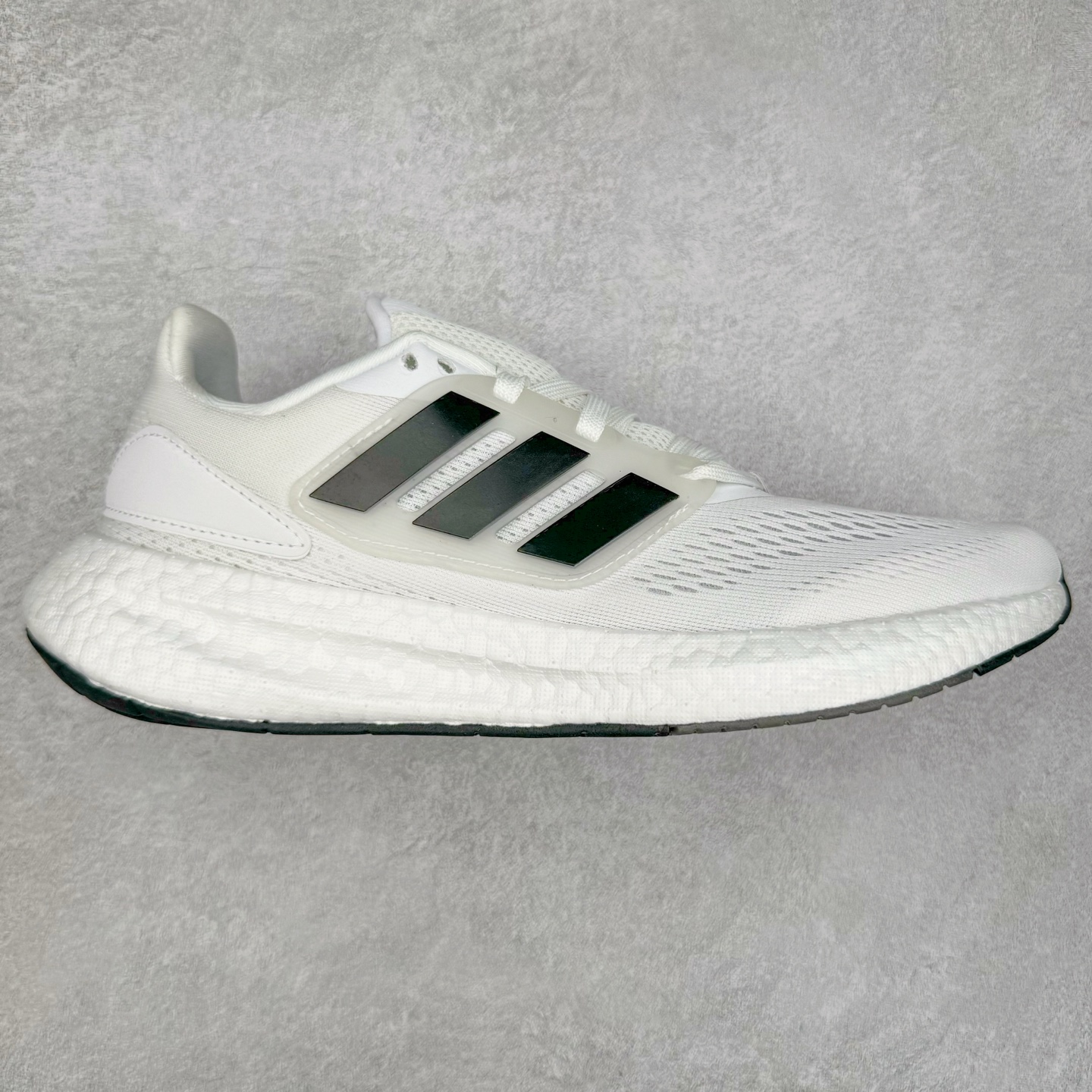 图片[7]-＃福利特价 AD PureBoost PB22 爆米花缓震跑步鞋 鞋面由可回收材料制成透气贴合 打造经典潮流风格 Boost中底提供良好缓冲性能 穿着舒适 橡胶外底搭配防滑鞋底底纹设计轻便舒适 防滑耐穿 尺码：36 36.5 37 38 38.5 39 40 40.5 41 42 42.5 43 44 44.5 45-选品中心