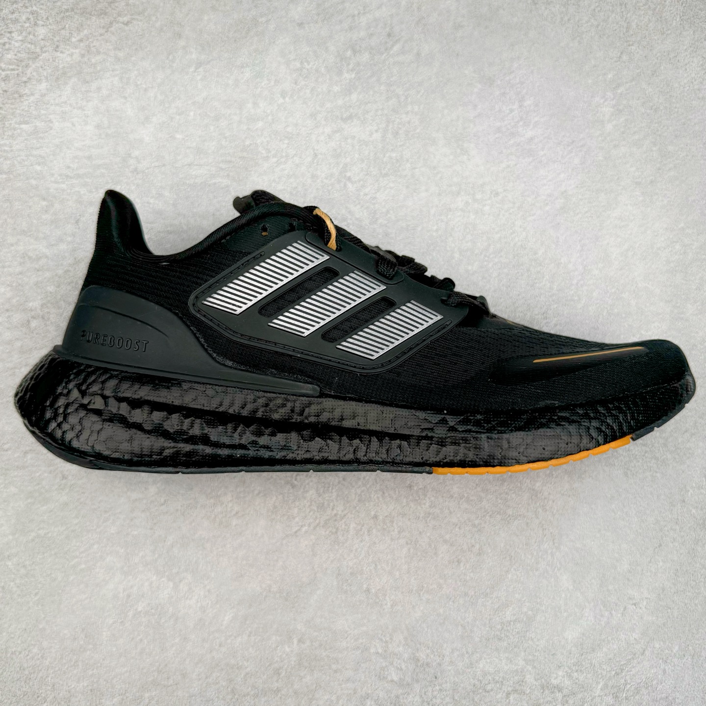 图片[9]-＃福利特价 AD PureBoost PB22 爆米花缓震跑步鞋 鞋面由可回收材料制成透气贴合 打造经典潮流风格 Boost中底提供良好缓冲性能 穿着舒适 橡胶外底搭配防滑鞋底底纹设计轻便舒适 防滑耐穿 尺码：36 36.5 37 38 38.5 39 40 40.5 41 42 42.5 43 44 44.5 45-选品中心