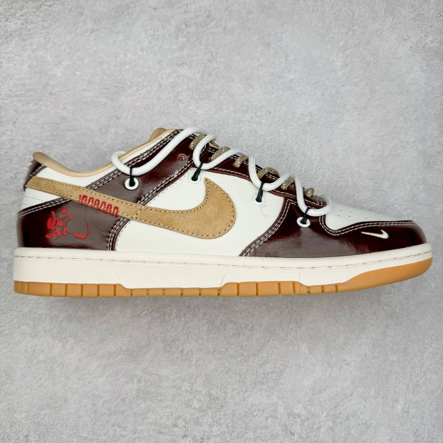 NK Dunk Low 定制配色 YX5066-290 大厂出品 极力推荐 原装头层材料 独家版型蒸餾加工帶來的是更好的视觉和脚感体验大厂纯原品质出货 清洁度 电绣工艺 皮料切割干净无任何毛边 细节完美 实拍调校N版已经零色差零失真 百分百还原实物色彩所见即所得 不存在货不对板色差等低级问题 选购参考实物拍摄 不混卖不参货 只用心做好货严格选品 承诺混一赔十 尺码：36 36.5 37.5 38 38.5 39 40 40.5 41 42 42.5 43 44 44.5 45-选品中心