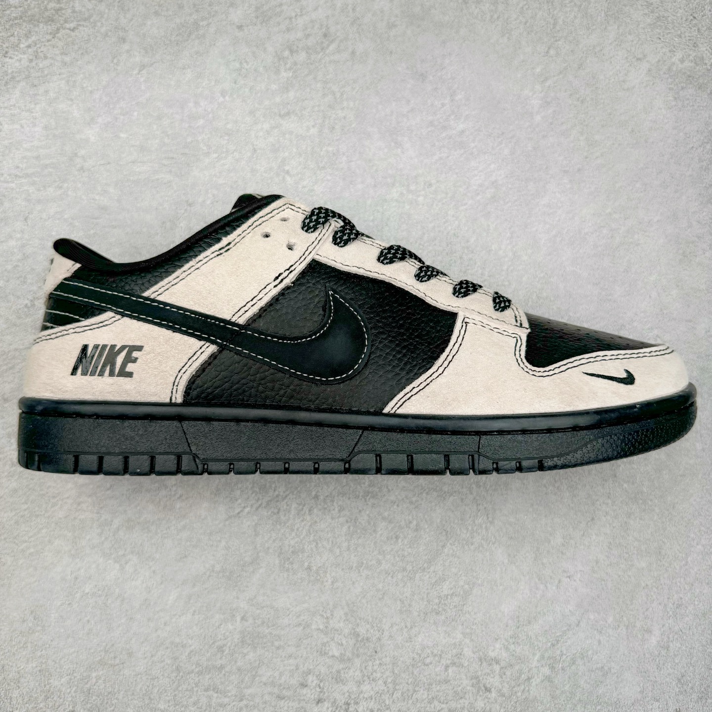 NK Dunk Low 定制配色 SC9207-407 大厂出品 极力推荐 原装头层材料 独家版型蒸餾加工帶來的是更好的视觉和脚感体验大厂纯原品质出货 清洁度 电绣工艺 皮料切割干净无任何毛边 细节完美 实拍调校N版已经零色差零失真 百分百还原实物色彩所见即所得 不存在货不对板色差等低级问题 选购参考实物拍摄 不混卖不参货 只用心做好货严格选品 承诺混一赔十 尺码：36 36.5 37.5 38 38.5 39 40 40.5 41 42 42.5 43 44 44.5 45-选品中心