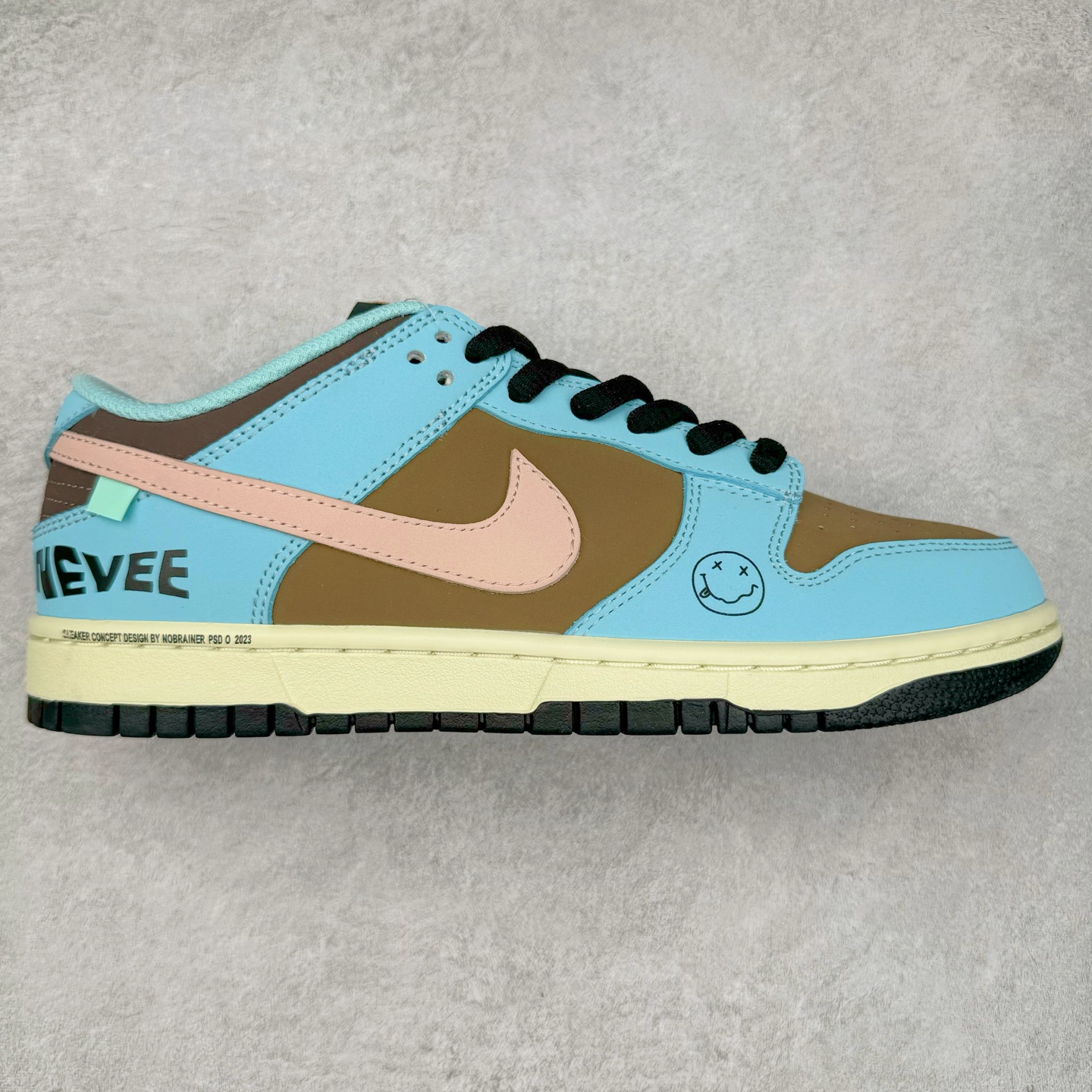 NK Dunk Low 定制配色 MU0232-366 大厂出品 极力推荐 原装头层材料 独家版型蒸餾加工帶來的是更好的视觉和脚感体验大厂纯原品质出货 清洁度 电绣工艺 皮料切割干净无任何毛边 细节完美 实拍调校N版已经零色差零失真 百分百还原实物色彩所见即所得 不存在货不对板色差等低级问题 选购参考实物拍摄 不混卖不参货 只用心做好货严格选品 承诺混一赔十 尺码：36 36.5 37.5 38 38.5 39 40 40.5 41 42 42.5 43 44 44.5 45-选品中心