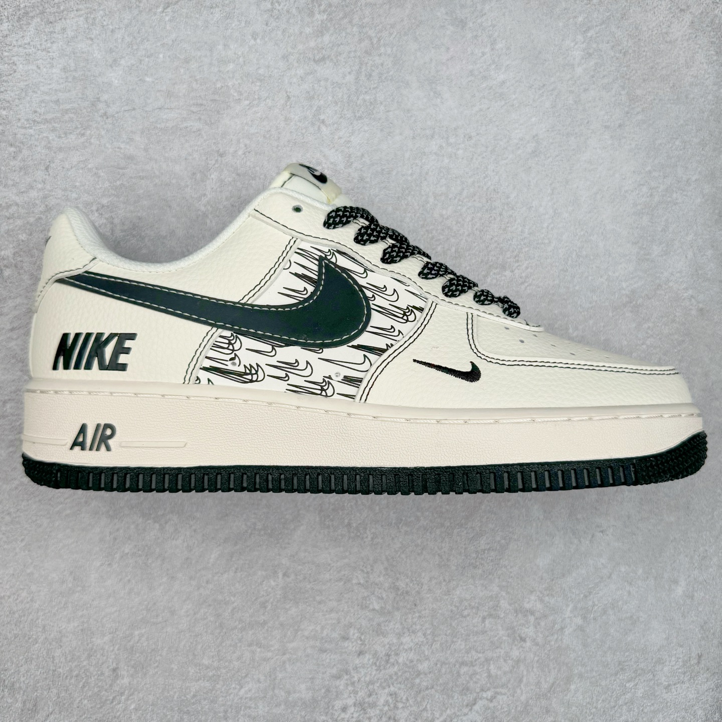 NK Air Force 1´07 Low 空军一号低帮百搭休闲运动板鞋 HH7518-068 柔软、弹性十足的缓震性能和出色的中底设计 横跨复古与现代的外型结合 造就出风靡全球 三十多年的Force 1 直到今天还深受青睐 实拍调校N版已经零色差零失真 百分百还原实物色彩所见即所得 不存在货不对板色差等低级问题 选购参考实物拍摄 不混卖不参货 只用心做好货严格选品 承诺混一赔十 尺码：36 36.5 37.5 38 38.5 39 40 40.5 41 42 42.5 43 44 44.5 45-选品中心